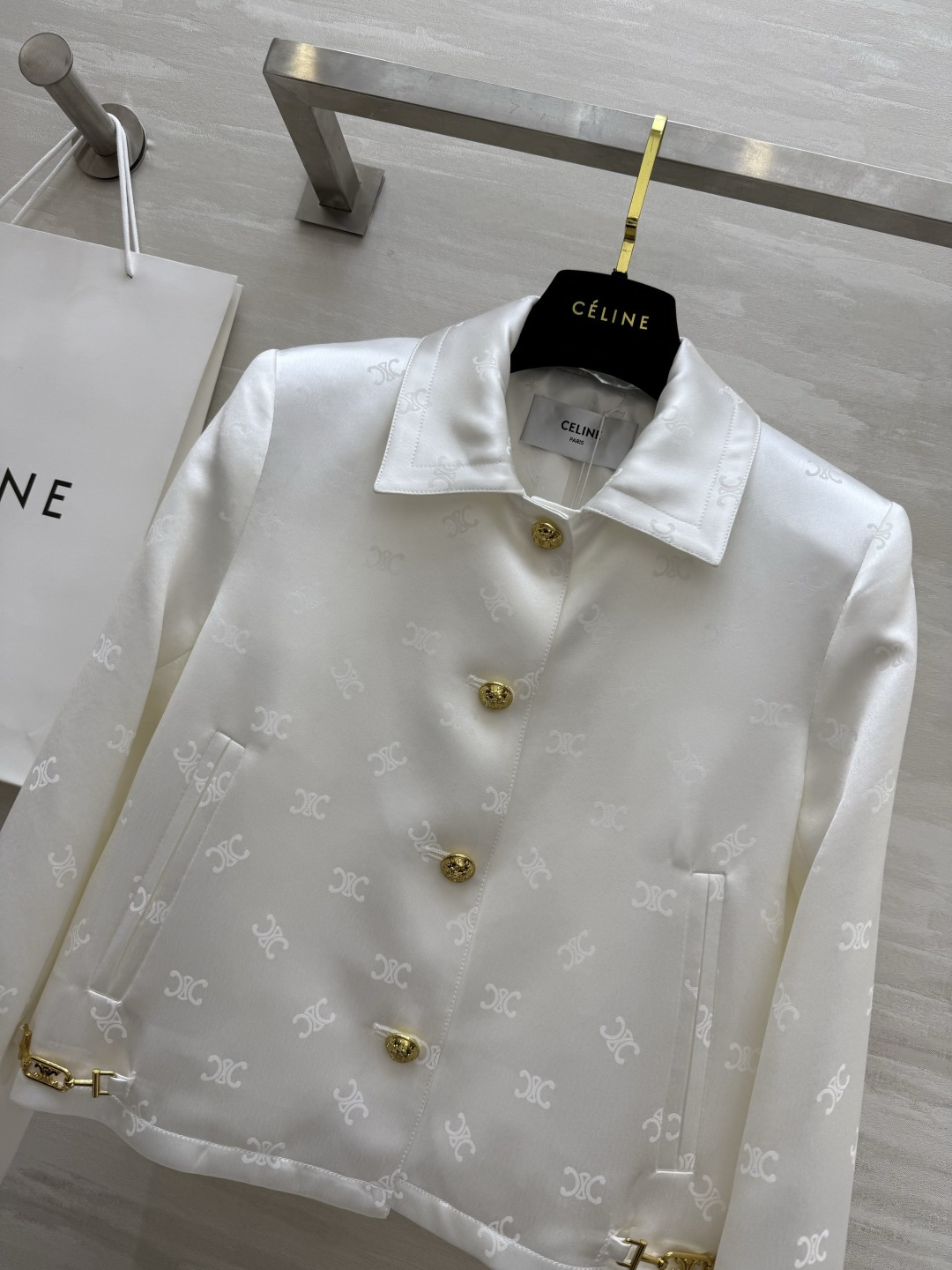 #Celin♡春夏新款 提花醋酸翻领外套 定制奢华醋酸面料 提花内里 高品质 现货首发size：S/M/