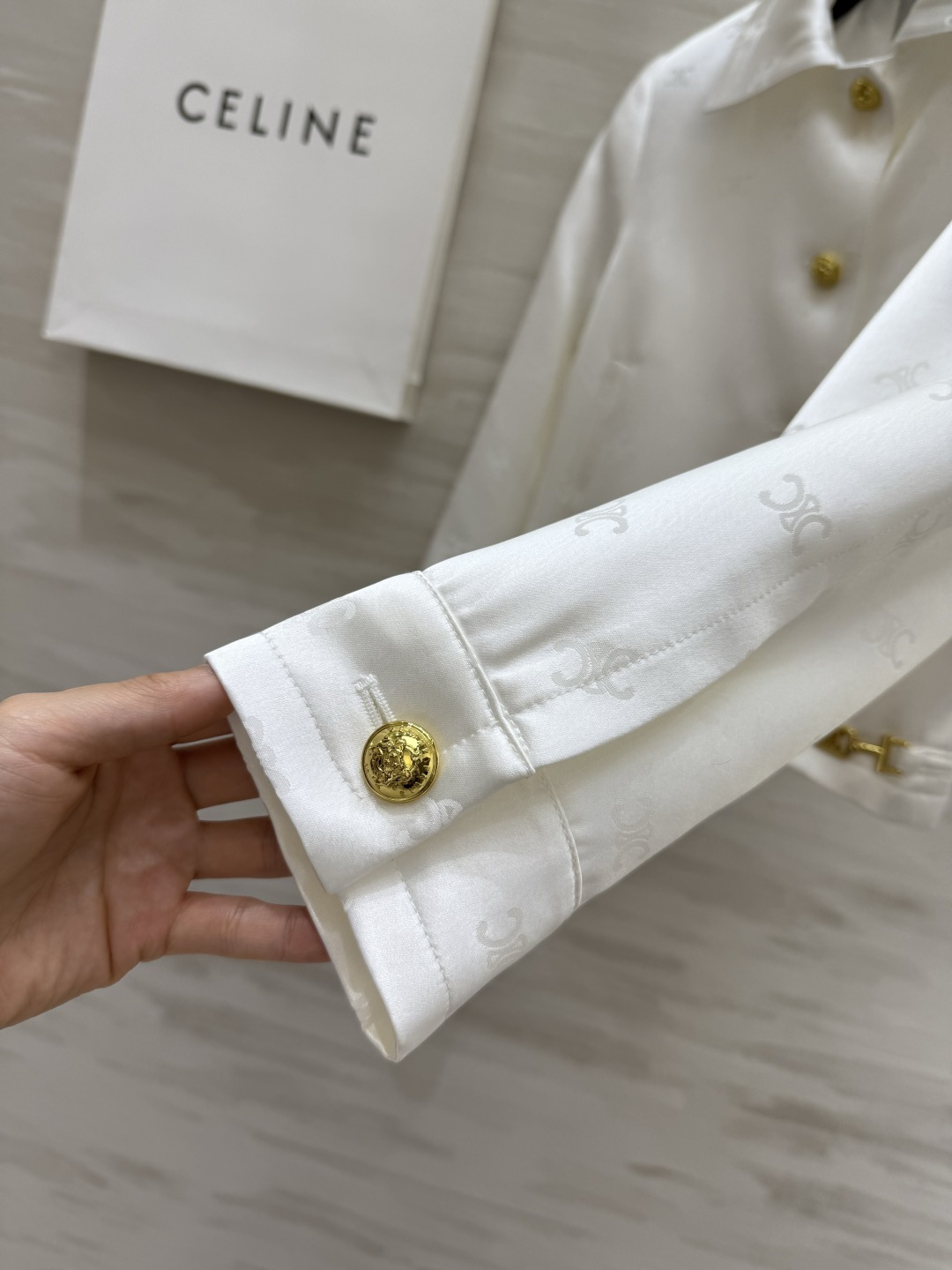 #Celin♡春夏新款 提花醋酸翻领外套 定制奢华醋酸面料 提花内里 高品质 现货首发size：S/M/