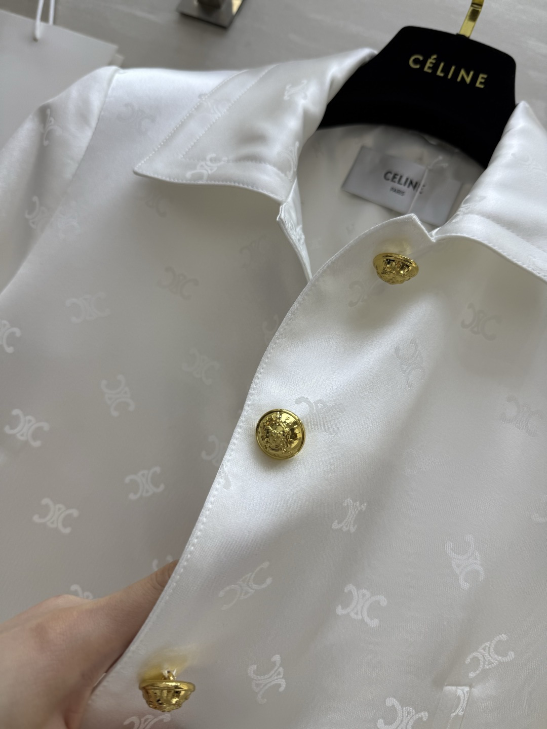 #Celin♡春夏新款 提花醋酸翻领外套 定制奢华醋酸面料 提花内里 高品质 现货首发size：S/M/