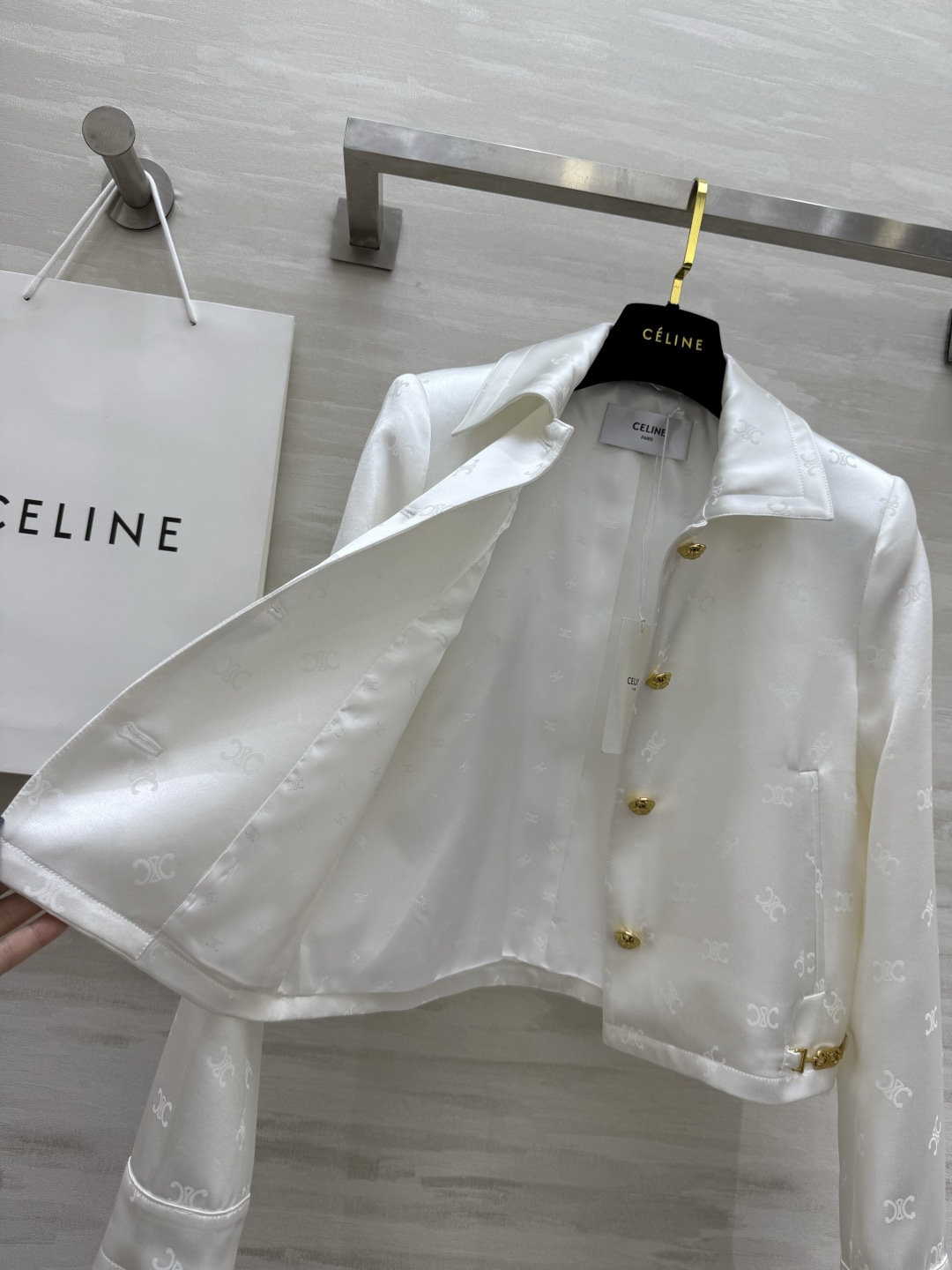 #Celin♡春夏新款 提花醋酸翻领外套 定制奢华醋酸面料 提花内里 高品质 现货首发size：S/M/