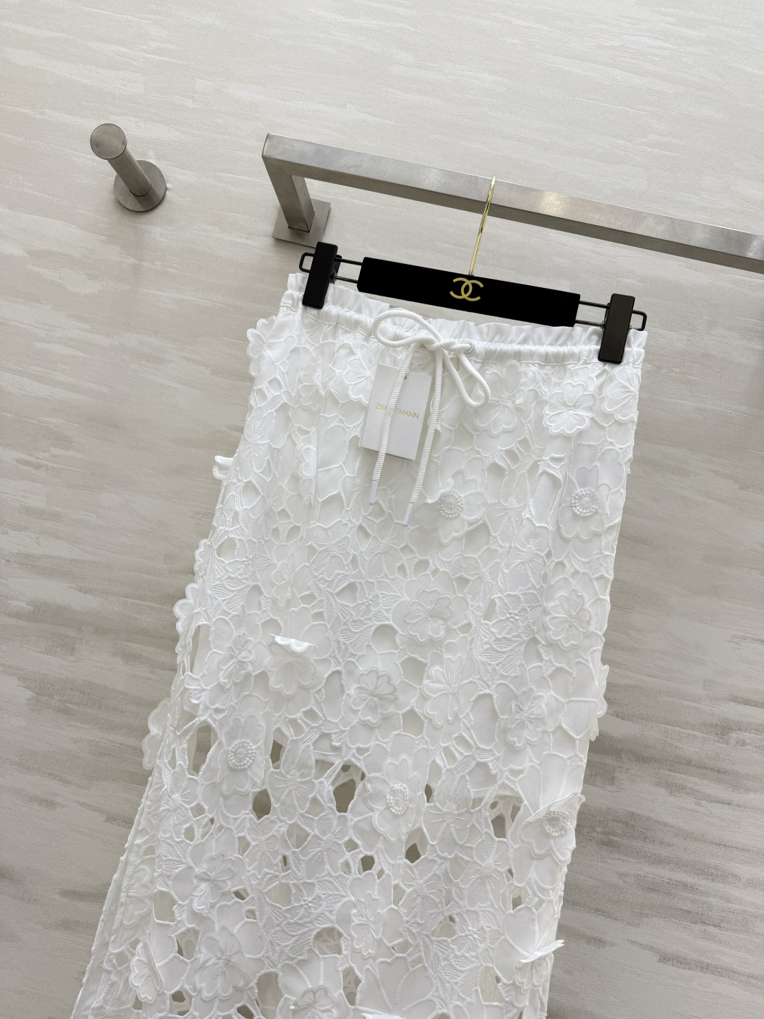 zimmerman♡²⁶度假系列⛱️重工立体花朵蕾丝半裙 自带柔光滤镜的仙气半裙✨全件立体花朵水溶蕾丝 