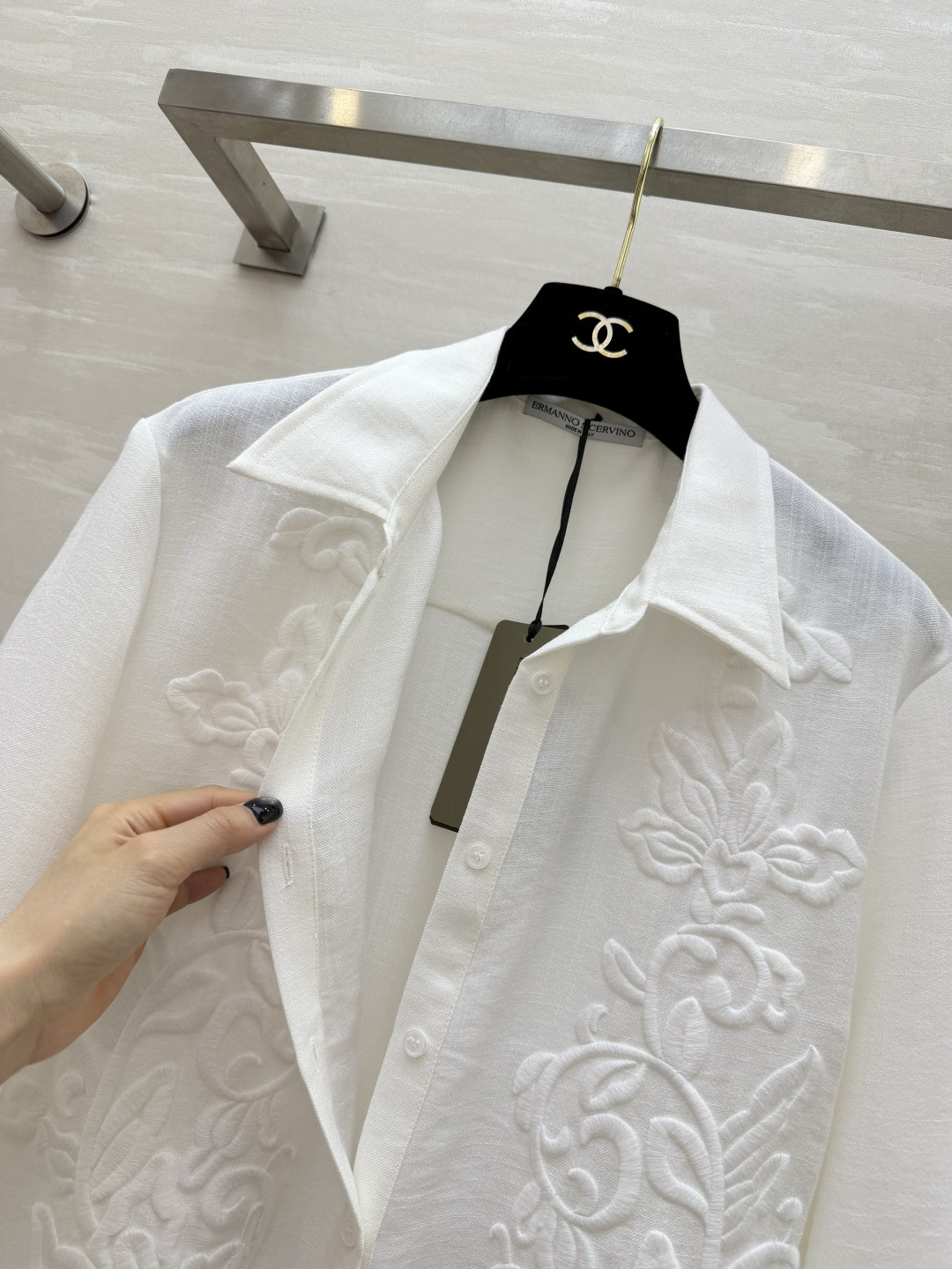 Ermanno Scervino♡²⁶ss「温柔氛围感天花板」亚麻质感的刺绣衬衫✨重工同色系浮雕刺绣 精