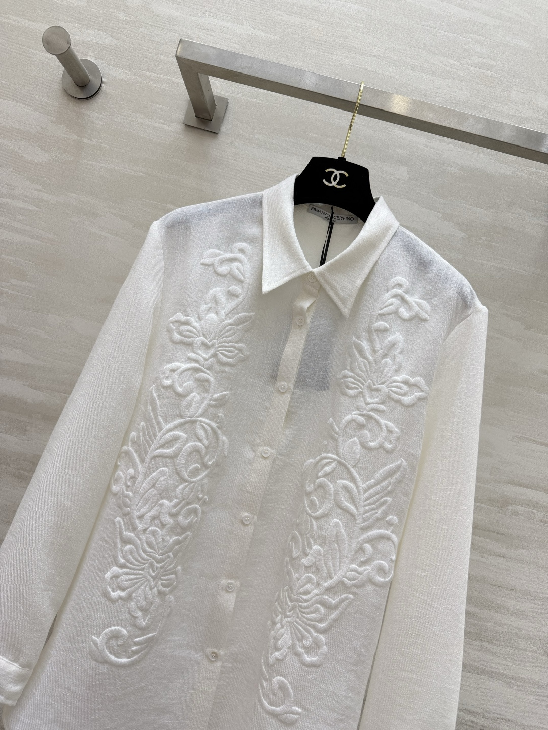 Ermanno Scervino♡²⁶ss「温柔氛围感天花板」亚麻质感的刺绣衬衫✨重工同色系浮雕刺绣 精