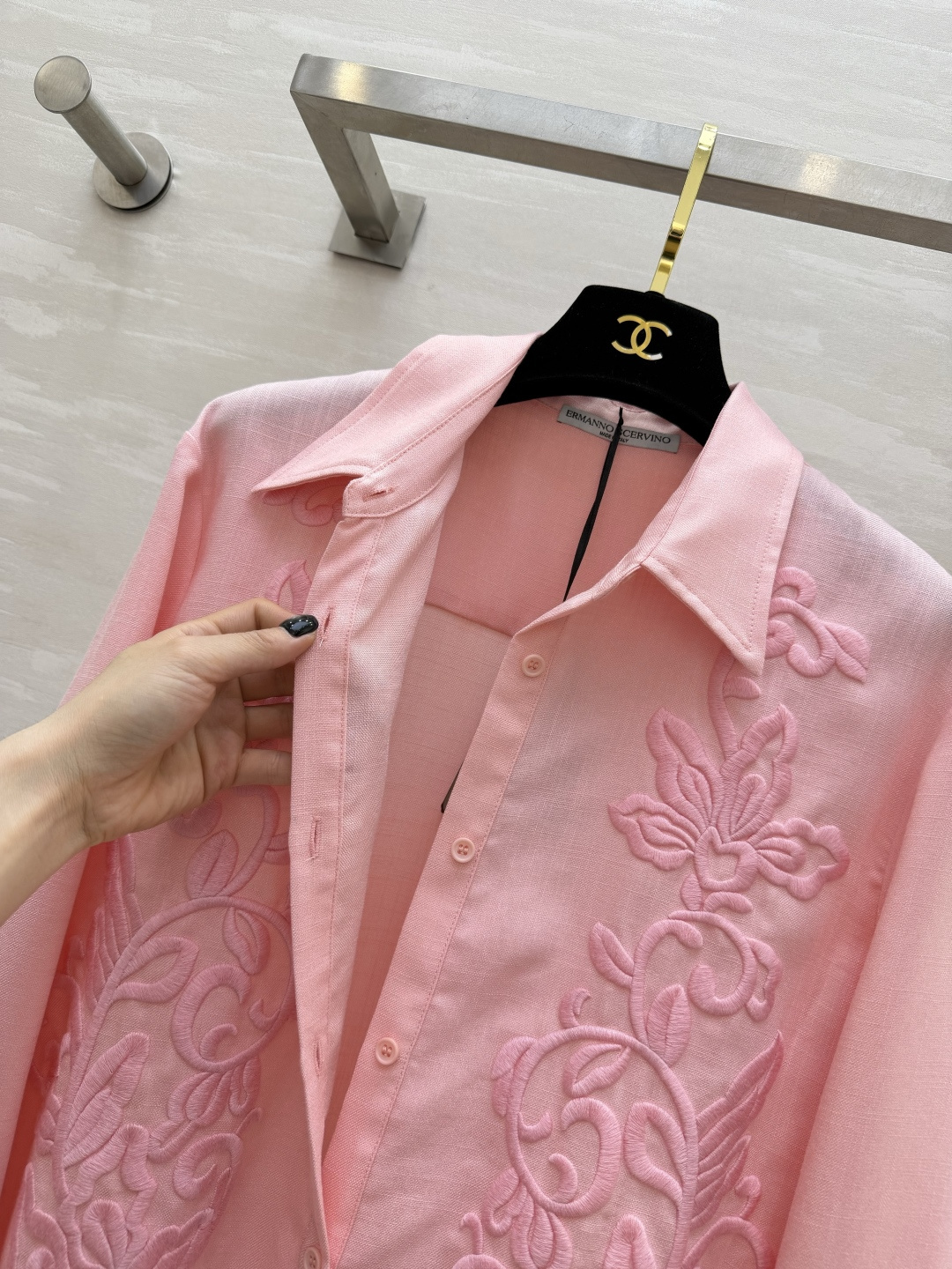 Ermanno Scervino♡²⁶ss「温柔氛围感天花板」亚麻质感的刺绣衬衫✨重工同色系浮雕刺绣 精