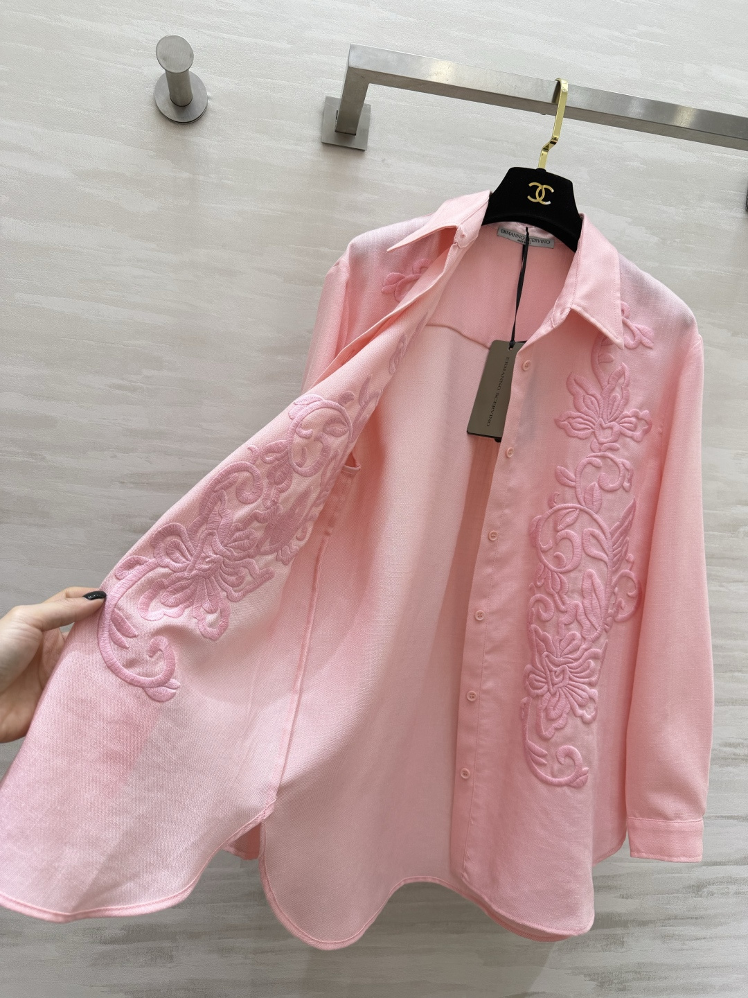 Ermanno Scervino♡²⁶ss「温柔氛围感天花板」亚麻质感的刺绣衬衫✨重工同色系浮雕刺绣 精