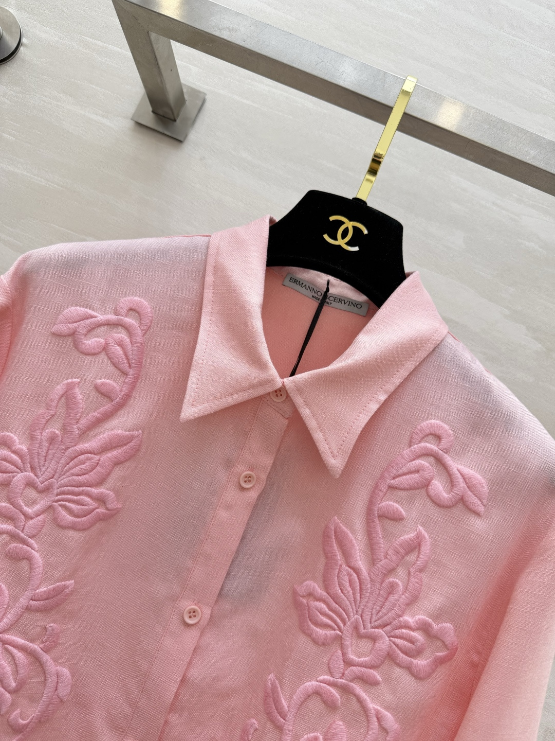 Ermanno Scervino♡²⁶ss「温柔氛围感天花板」亚麻质感的刺绣衬衫✨重工同色系浮雕刺绣 精