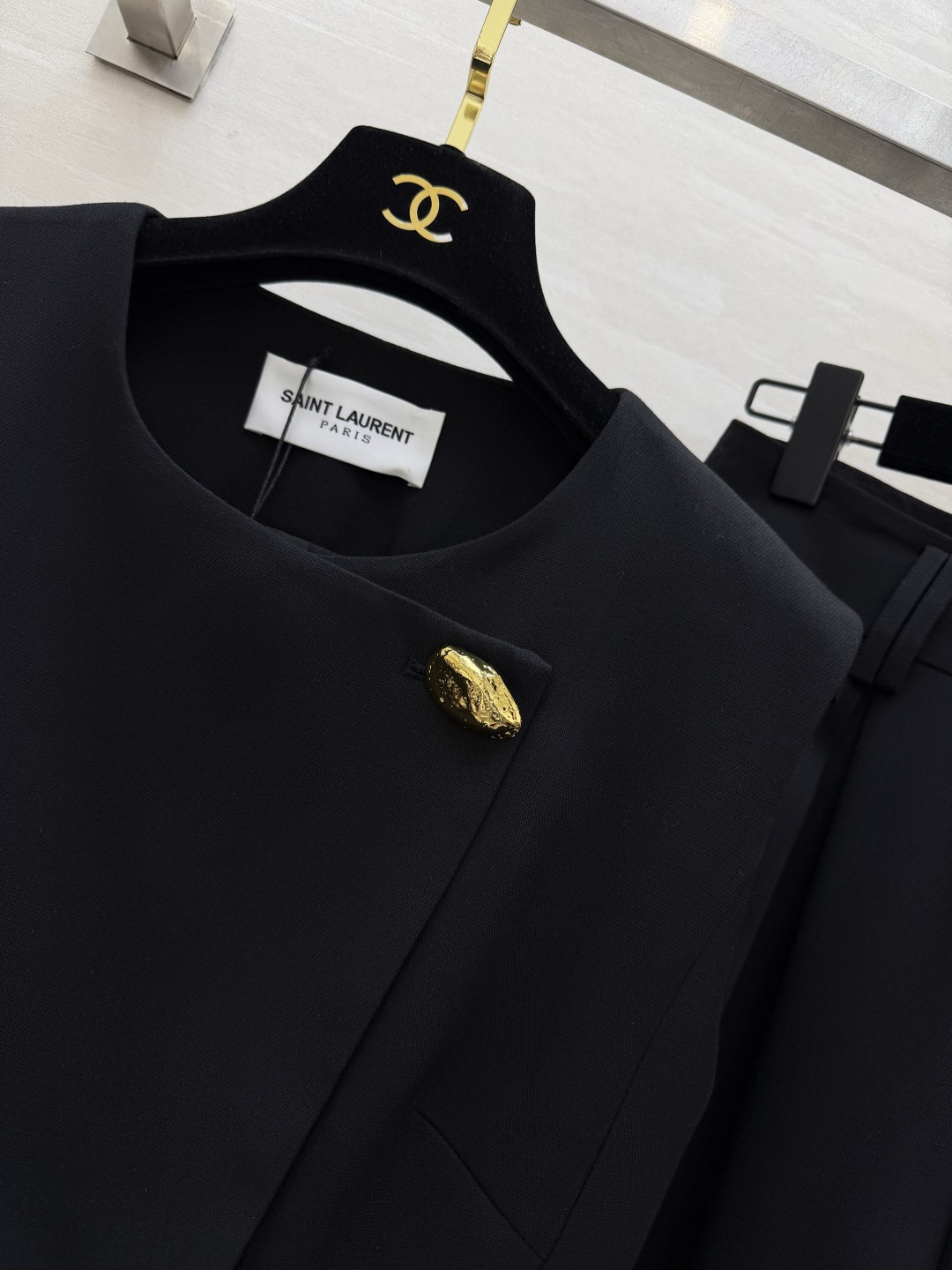 ysl²⁶新款马甲套装 无袖马甲+阔腿裤 利落剪裁 自带高定气场 黑色沉稳大气 卡其温柔知性 不挑场合的