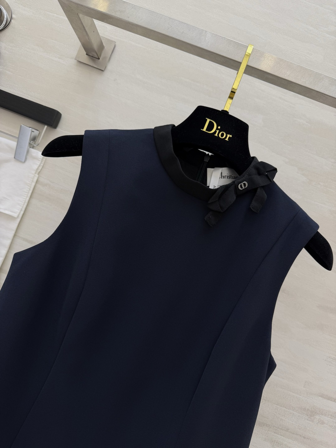 Dio♡²⁶蝴蝶结无袖A字连衣裙✨永不过时的优雅赫本风 高定挺括重磅丝毛面料 版型利落 上身立体塑形 完