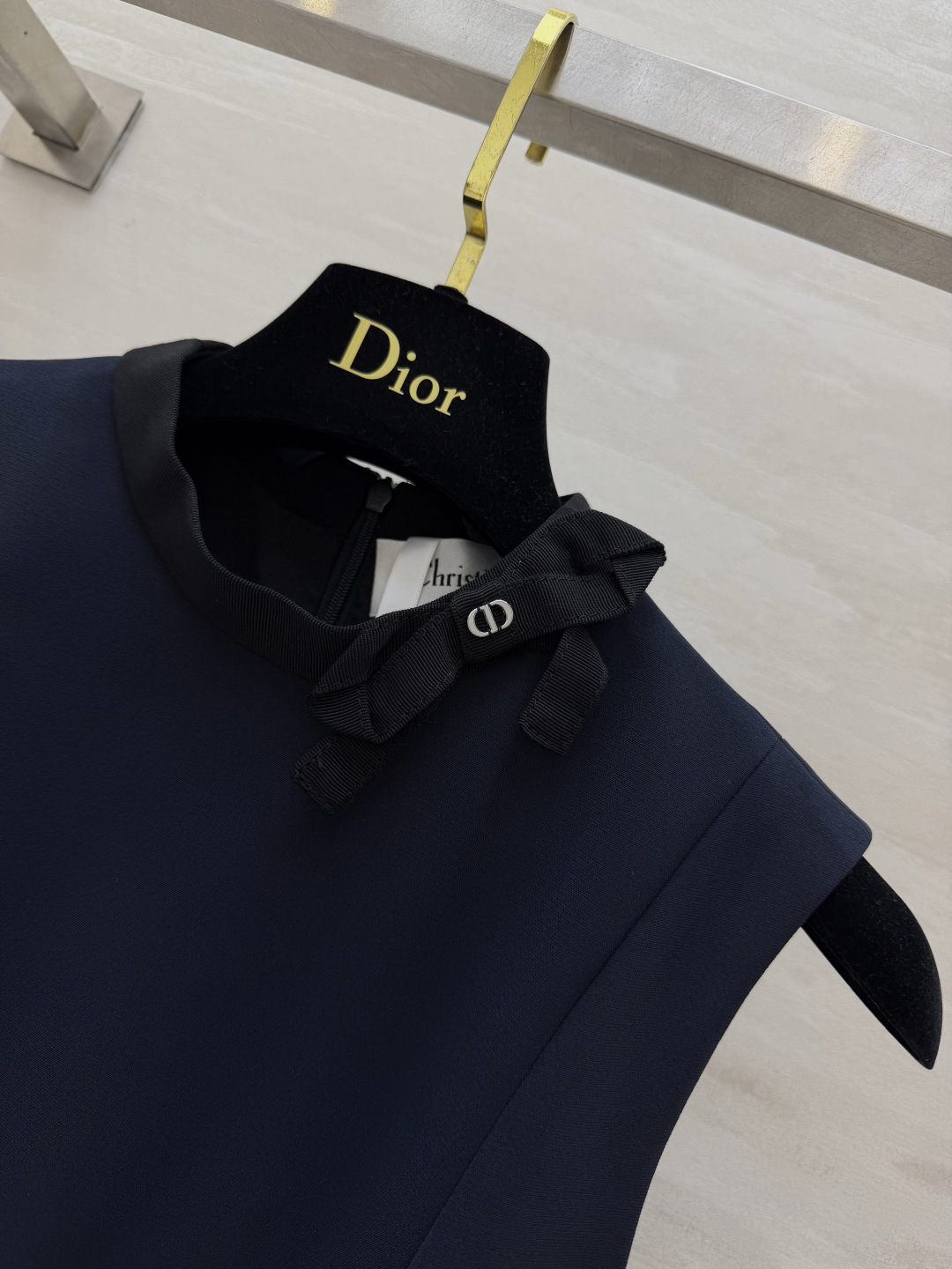 Dio♡²⁶蝴蝶结无袖A字连衣裙✨永不过时的优雅赫本风 高定挺括重磅丝毛面料 版型利落 上身立体塑形 完