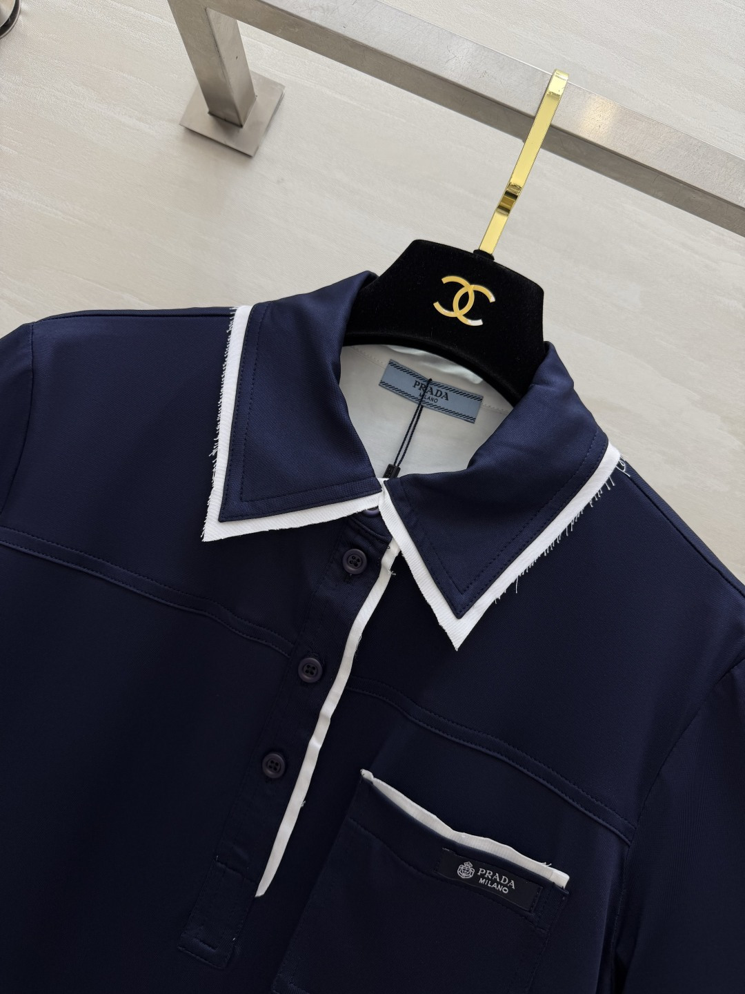 #Prad♡²⁶学院风POLO连衣裙｜日常出街C位款✨ 温柔又减龄 经典Polo翻领 毛边撞色白边设计自
