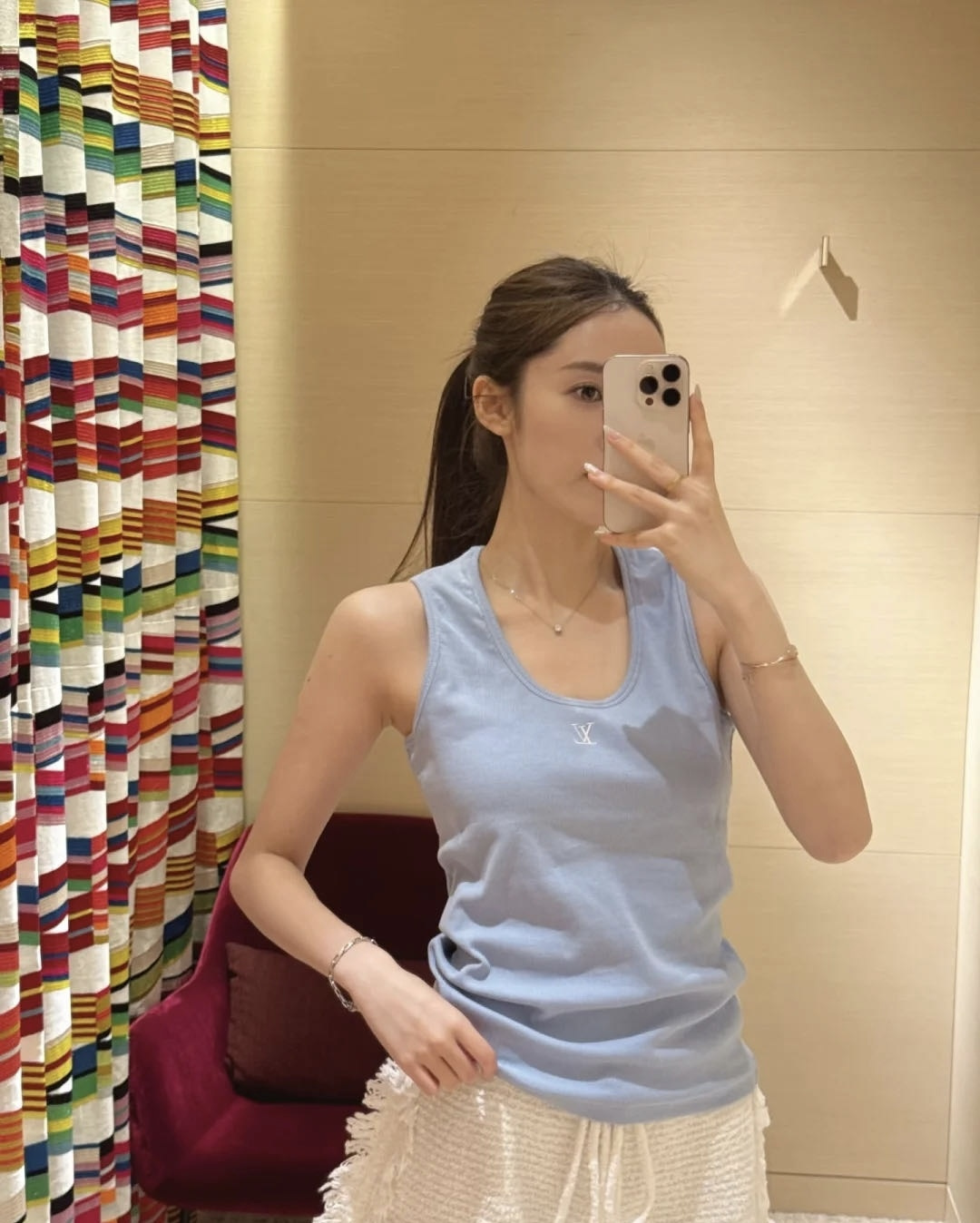 Lvvv²⁶logo刺绣🪡夏季万能内搭背心✨三色可选｜纯净白、清爽浅蓝、百搭黑！修身显瘦不紧绷弹力软糯面