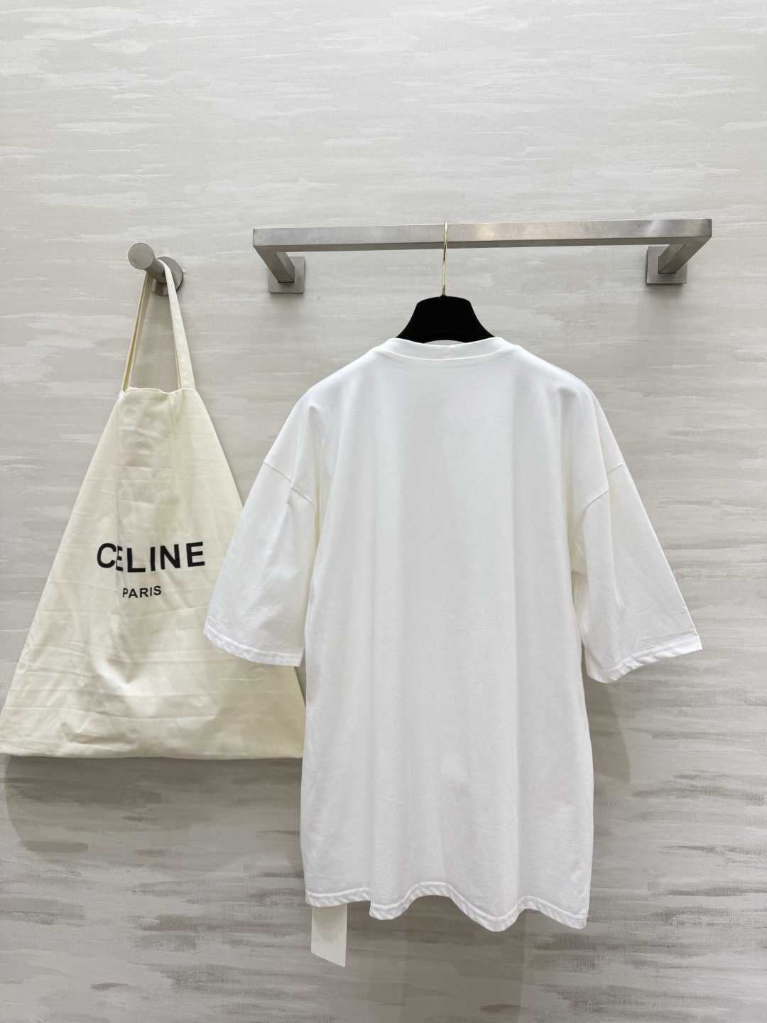 Celin♡²⁶极简私服Tee🤍松弛感天花板 前后双层logo设计 低调又自带大牌质感 宽松落肩版型 不