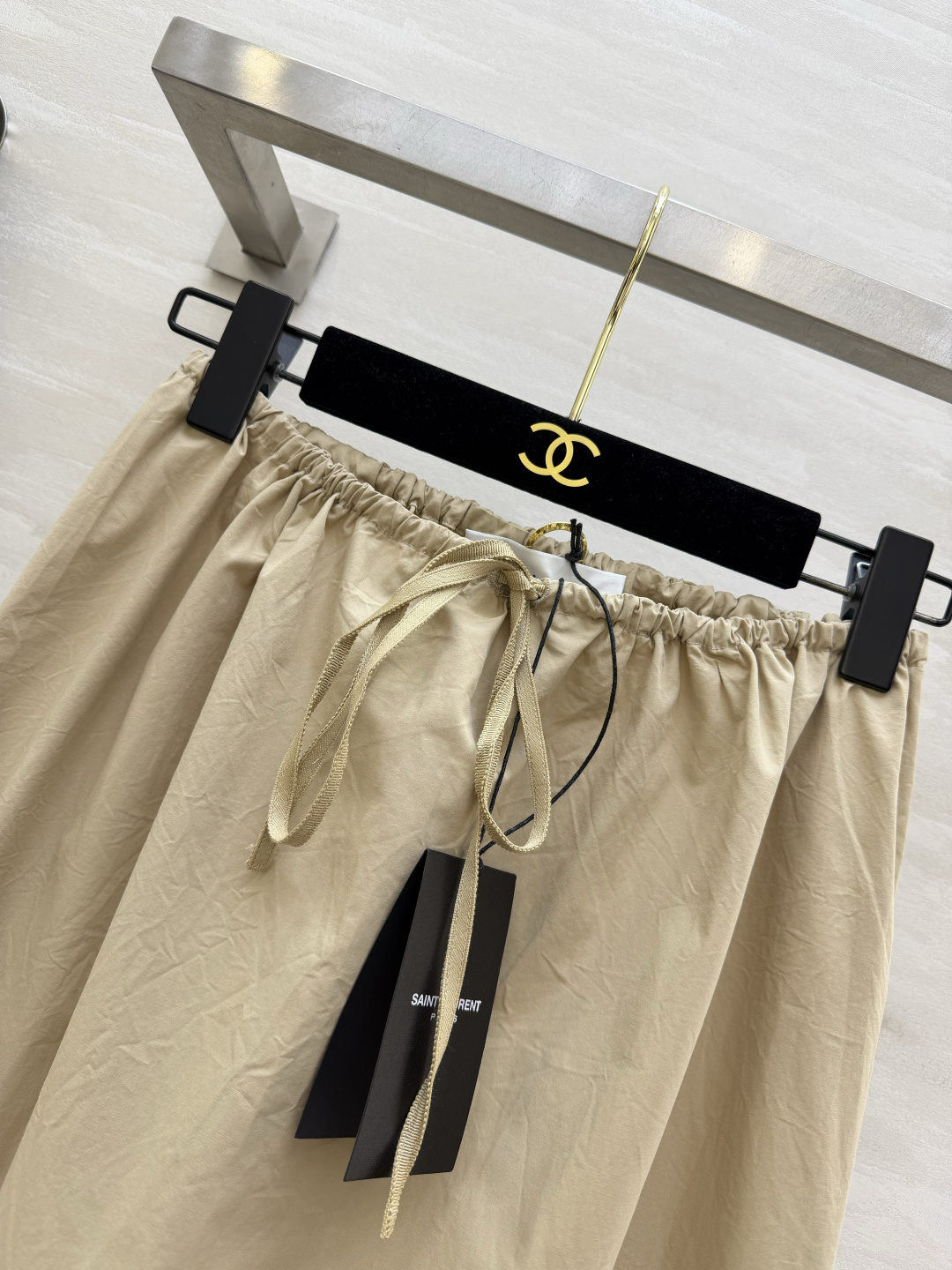 ysl²⁶夏季本命蕾丝半裙 上新✨三色温柔暴击｜奶杏/柠檬黄/经典黑 松紧抽绳腰头 不挑身材包容所有身形