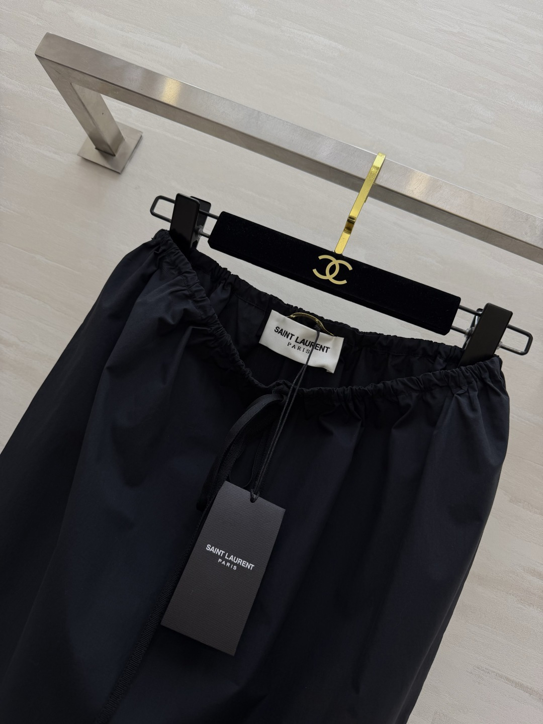 ysl²⁶夏季本命蕾丝半裙 上新✨三色温柔暴击｜奶杏/柠檬黄/经典黑 松紧抽绳腰头 不挑身材包容所有身形
