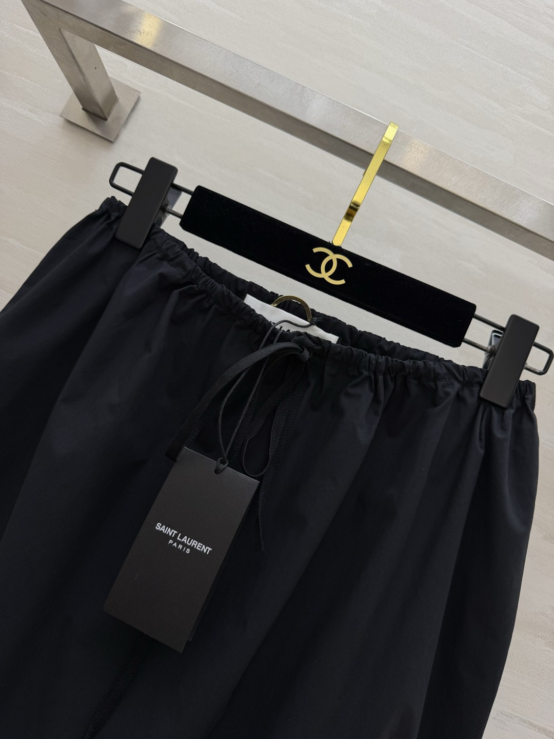 ysl²⁶夏季本命蕾丝半裙 上新✨三色温柔暴击｜奶杏/柠檬黄/经典黑 松紧抽绳腰头 不挑身材包容所有身形
