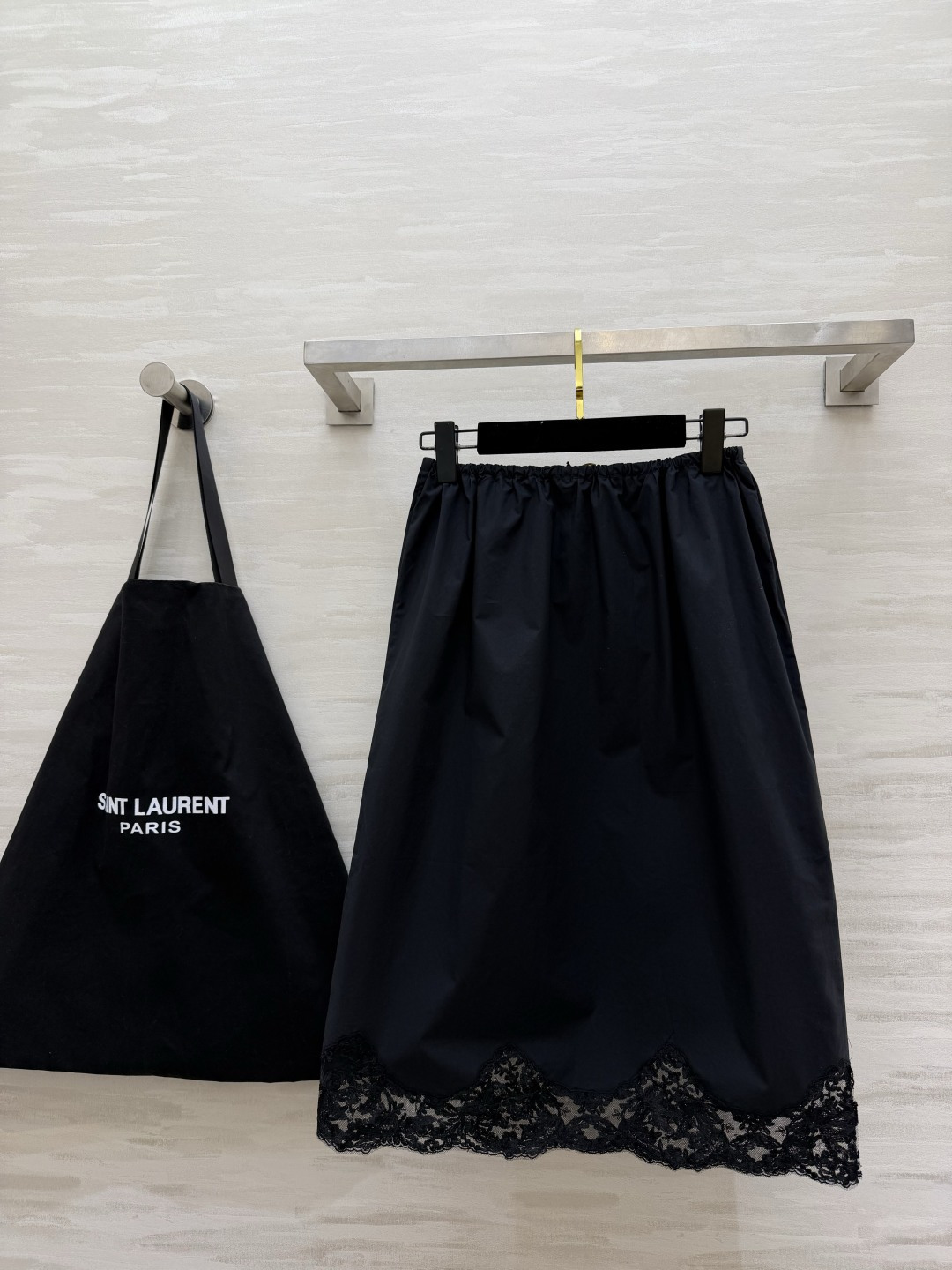 ysl²⁶夏季本命蕾丝半裙 上新✨三色温柔暴击｜奶杏/柠檬黄/经典黑 松紧抽绳腰头 不挑身材包容所有身形