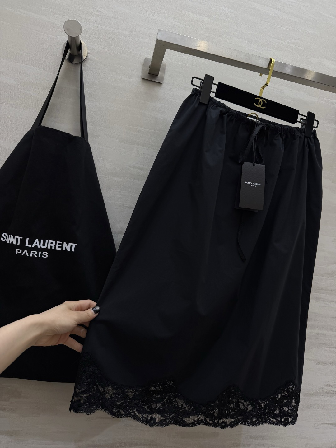 ysl²⁶夏季本命蕾丝半裙 上新✨三色温柔暴击｜奶杏/柠檬黄/经典黑 松紧抽绳腰头 不挑身材包容所有身形