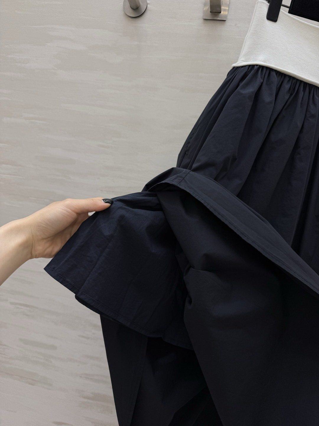 Ralph｜小钱风🌬️永远不会过时的小马刺绣百褶长款半裙 黑白双色经典配色 宽边高腰腰头 舒服藏肉还能拉