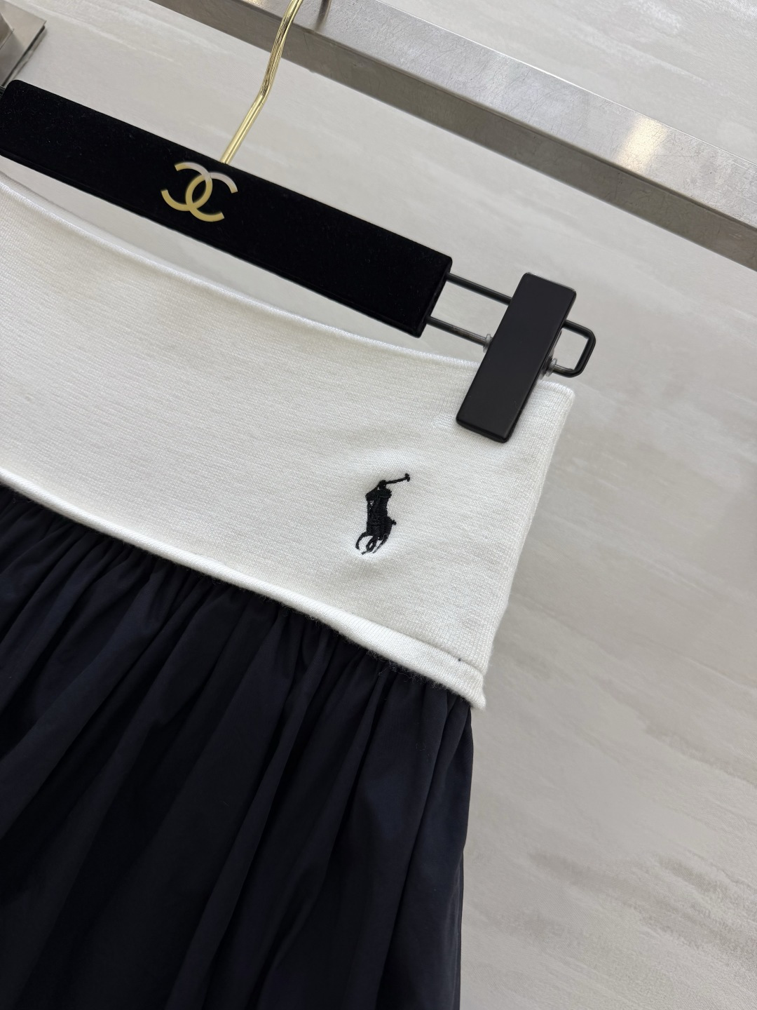 Ralph｜小钱风🌬️永远不会过时的小马刺绣百褶长款半裙 黑白双色经典配色 宽边高腰腰头 舒服藏肉还能拉