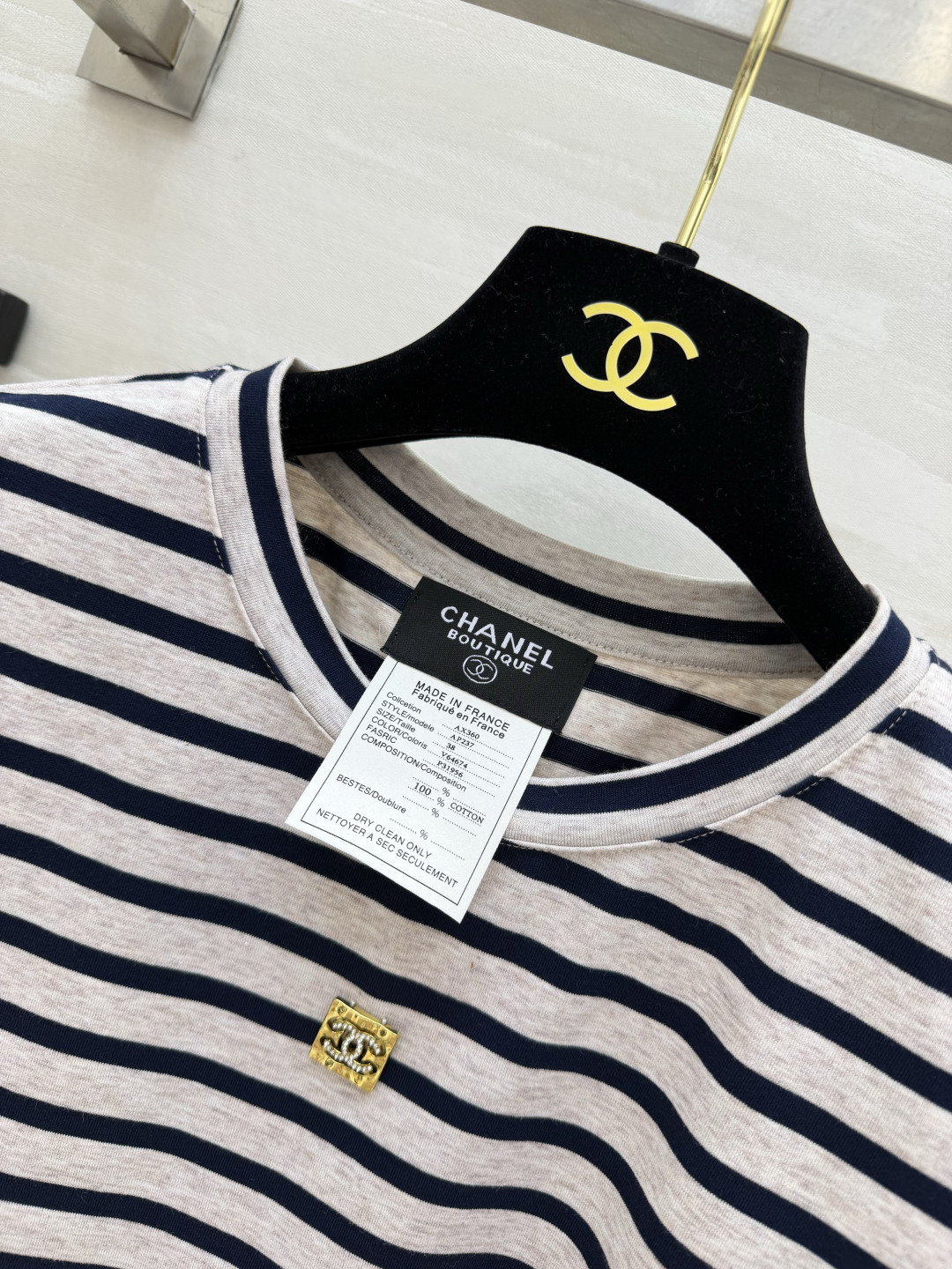 CHANE♡²⁶春夏条纹T恤｜经典米灰藏青条纹 百搭不出错 金属logo 字母织标 细节拉满 正肩微收版