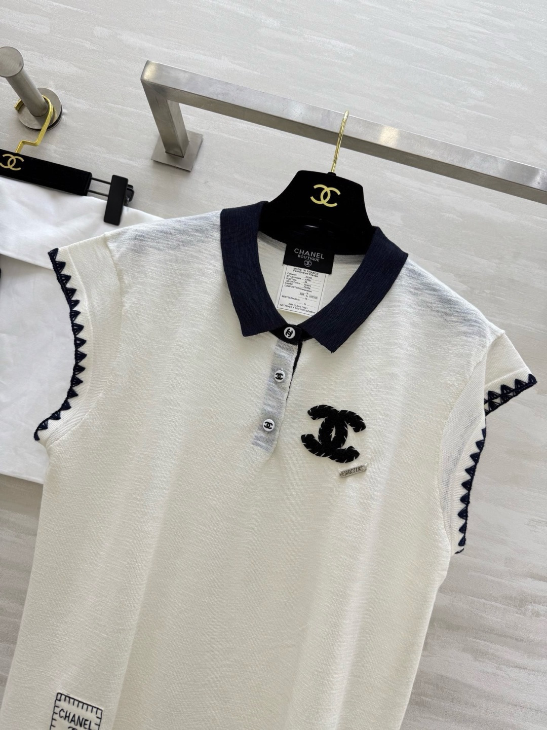 #Chane♡²⁶新款 中古系列 法式T袖 小飞袖太温柔 上身超级显高显瘦 POLO领很修饰脸型 法式简