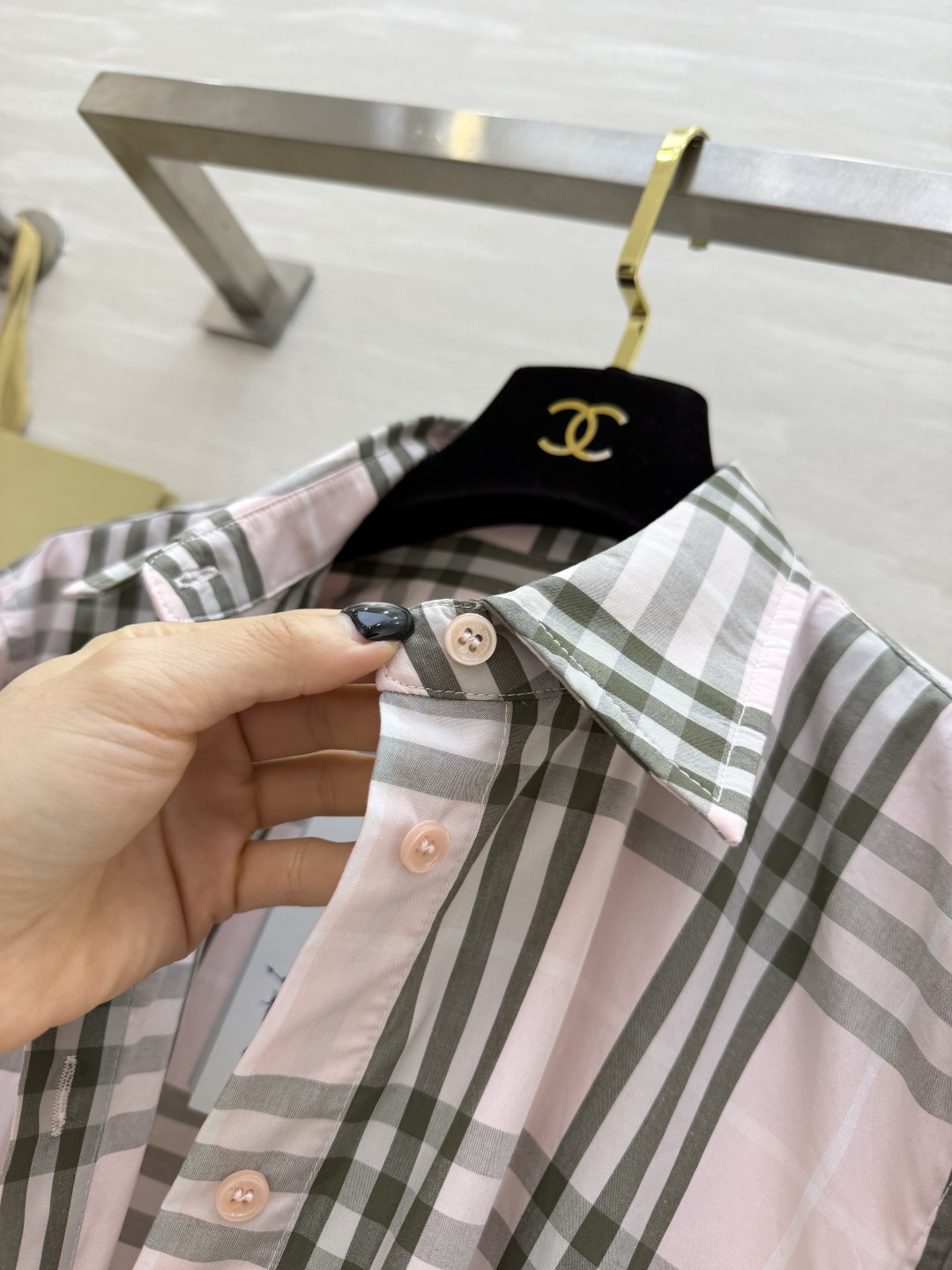 ✨ 经典永不过时｜Burberr♡²⁶格纹衬衫 衣柜里永远缺一件的格纹王牌单品💫标志性复古经典格纹 自带
