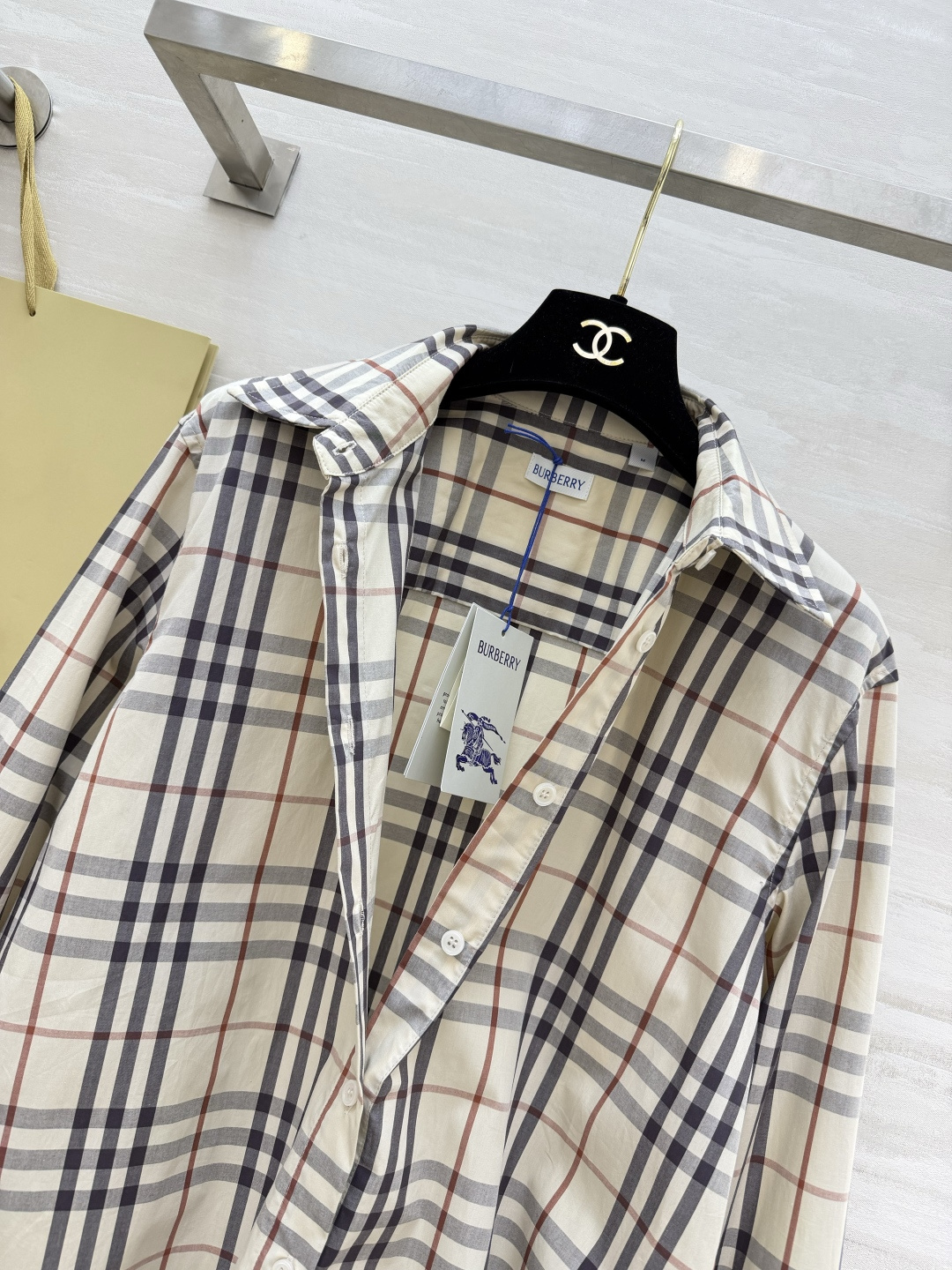 ✨ 经典永不过时｜Burberr♡²⁶格纹衬衫 衣柜里永远缺一件的格纹王牌单品💫标志性复古经典格纹 自带
