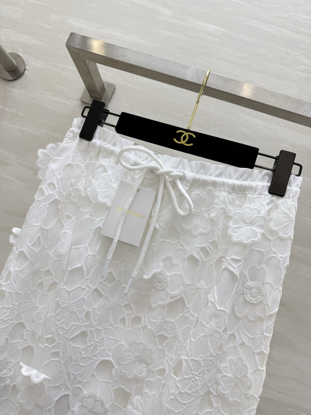 zimmerman♡²⁶度假系列⛱️重工立体花朵蕾丝半裙 自带柔光滤镜的仙气半裙✨全件立体花朵水溶蕾丝 