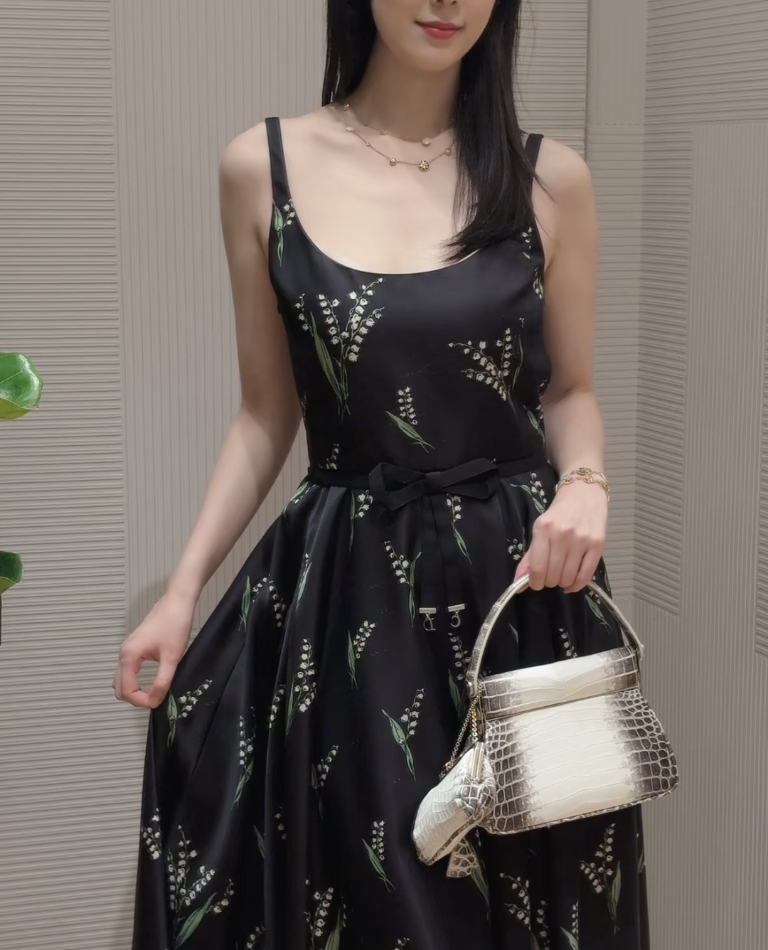 NO:827214,,,19860909,,,Women's clothing
