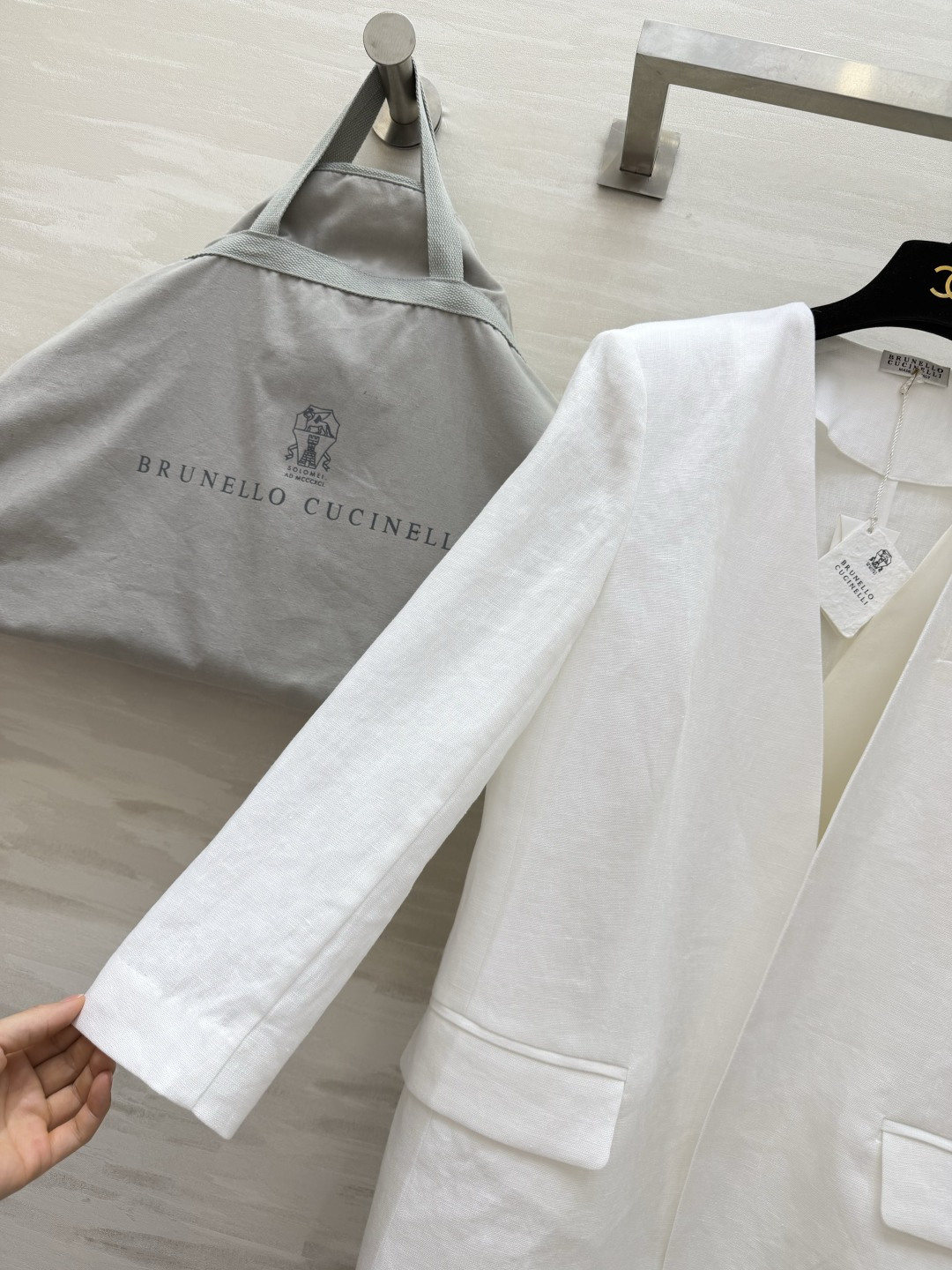 ✨Brunello Cucinell♡²⁶白色亚麻西装 无领亚麻白西装 自带松弛高级感 干净利落的剪裁 