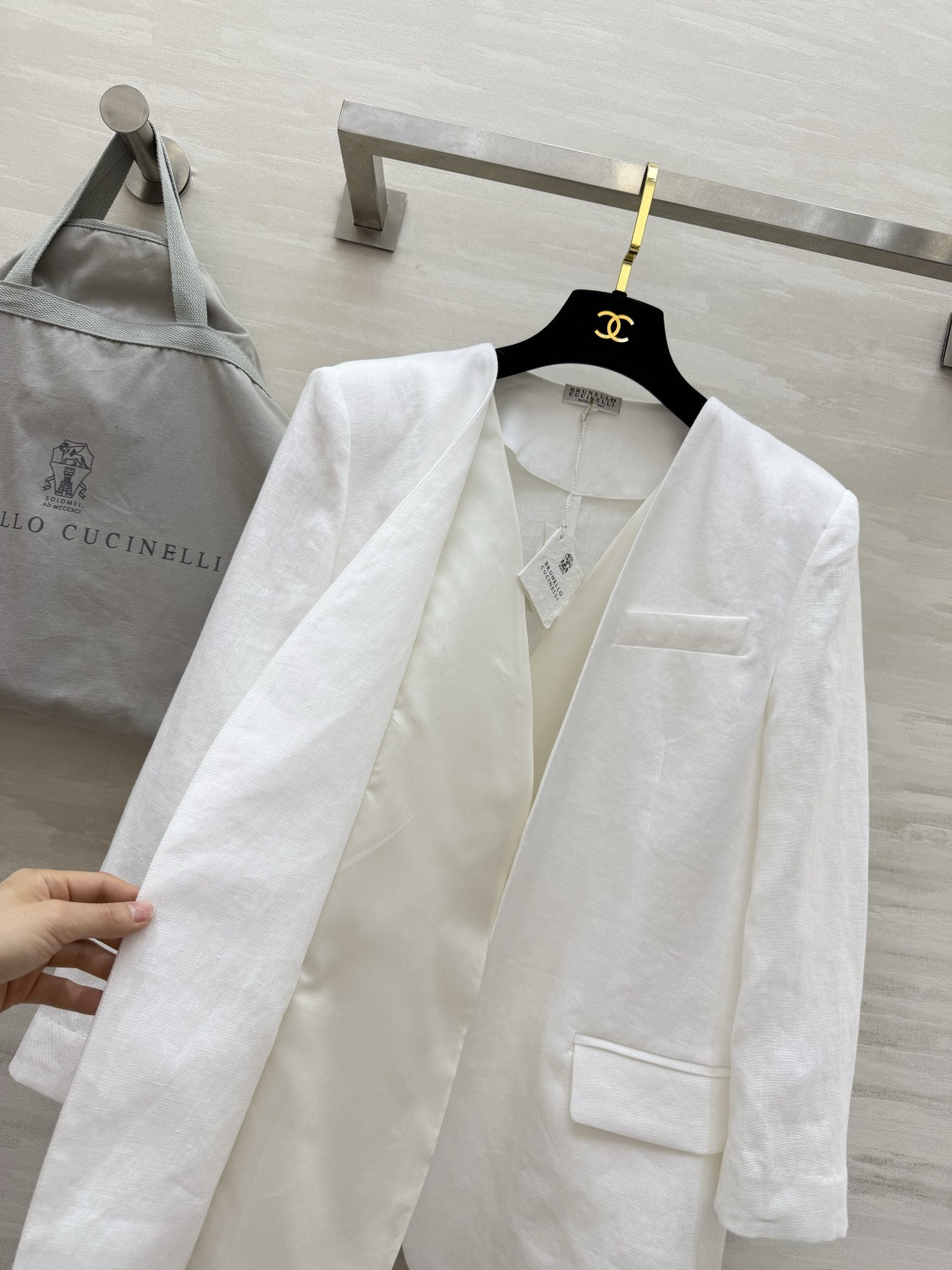 ✨Brunello Cucinell♡²⁶白色亚麻西装 无领亚麻白西装 自带松弛高级感 干净利落的剪裁 