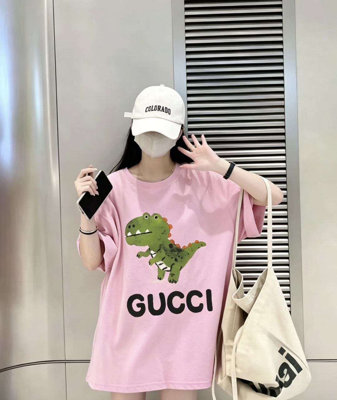 🦖 GUCC♡²⁶小恐龙T恤 | 三色齐发谁能拒绝这么可爱的小恐龙啊！手绘涂鸦风印花超减龄，白/粉/黑三