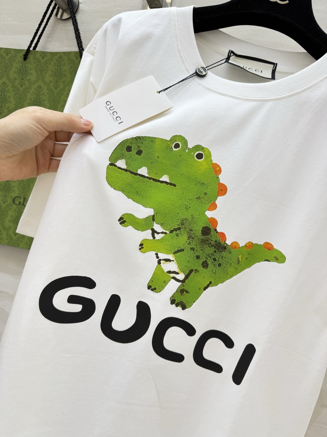🦖 GUCC♡²⁶小恐龙T恤 | 三色齐发谁能拒绝这么可爱的小恐龙啊！手绘涂鸦风印花超减龄，白/粉/黑三