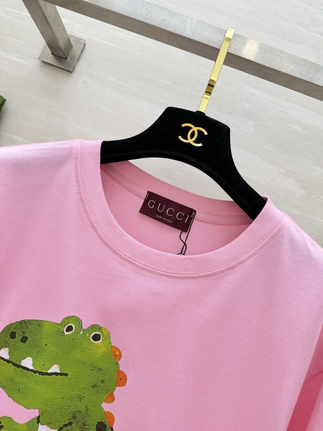 🦖 GUCC♡²⁶小恐龙T恤 | 三色齐发谁能拒绝这么可爱的小恐龙啊！手绘涂鸦风印花超减龄，白/粉/黑三