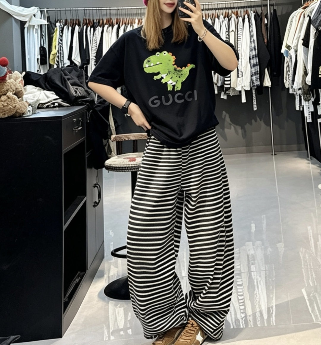 🦖 GUCC♡²⁶小恐龙T恤 | 三色齐发谁能拒绝这么可爱的小恐龙啊！手绘涂鸦风印花超减龄，白/粉/黑三