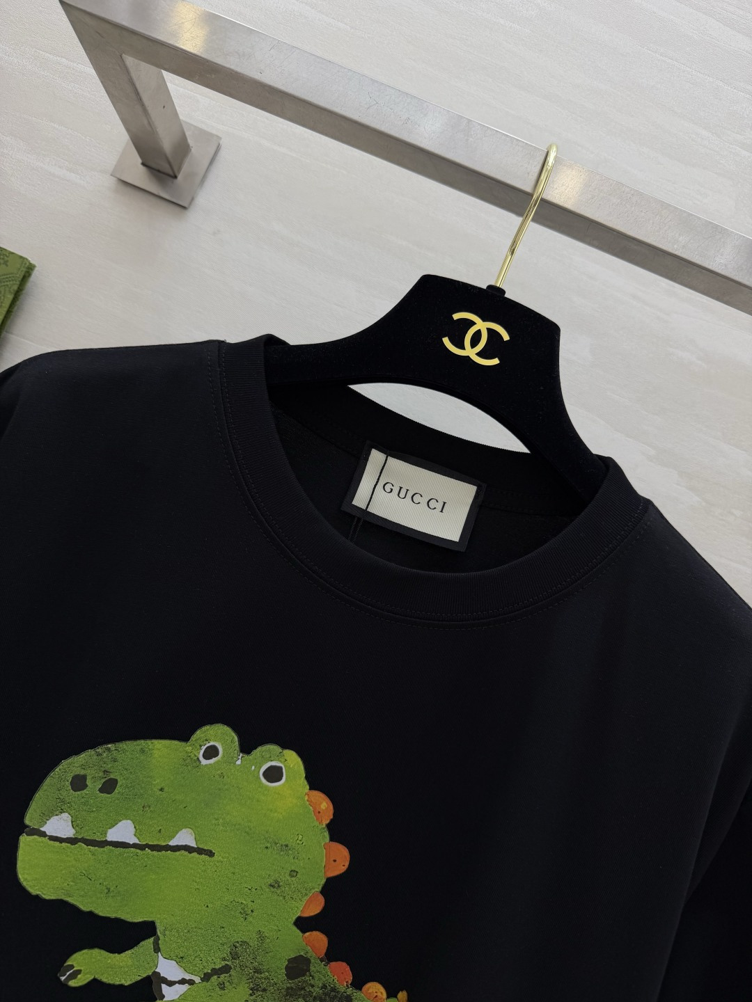 🦖 GUCC♡²⁶小恐龙T恤 | 三色齐发谁能拒绝这么可爱的小恐龙啊！手绘涂鸦风印花超减龄，白/粉/黑三