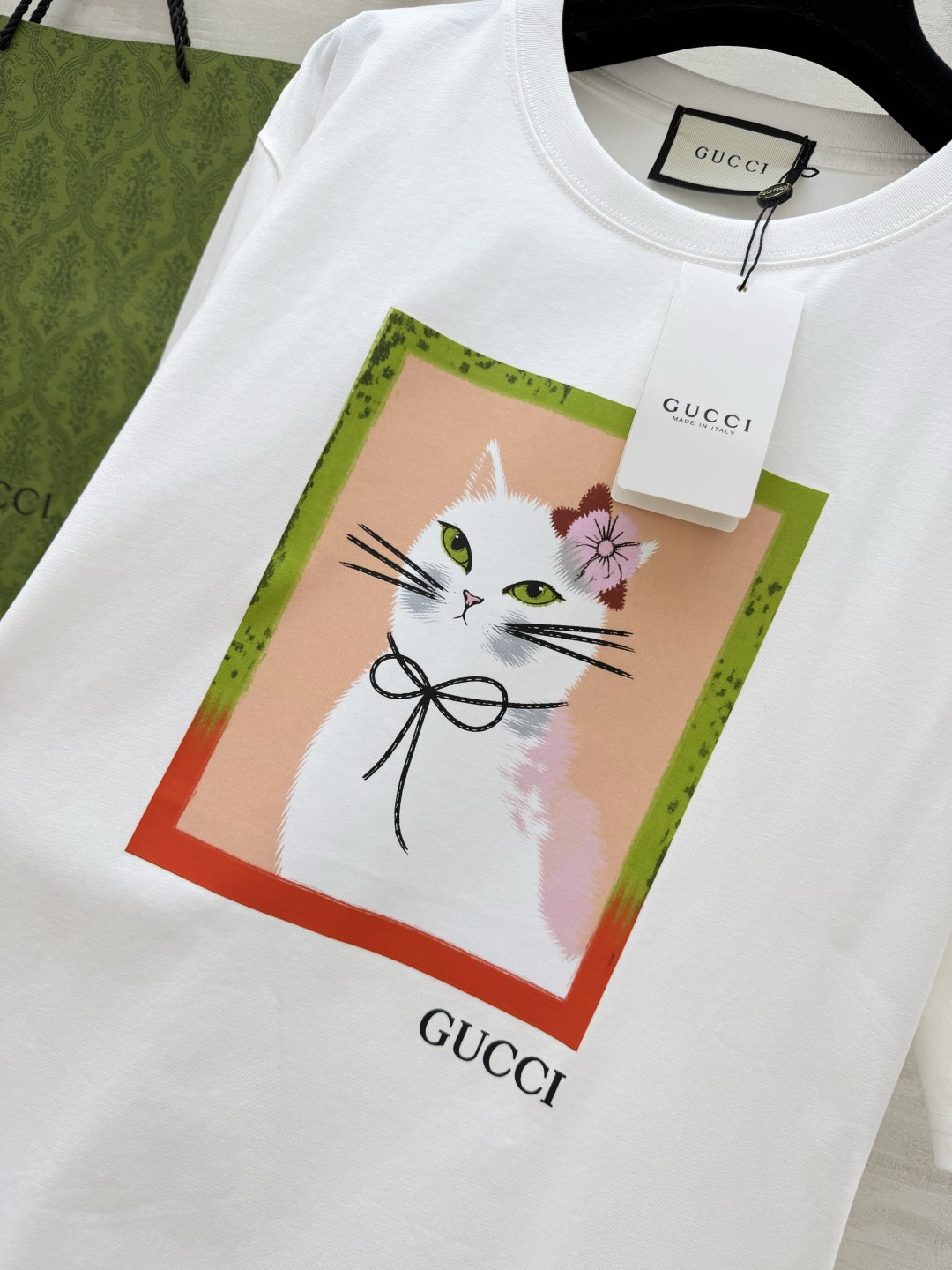 🐱 GUCC♡²⁶猫咪系列T恤 | 三色齐发谁能拒绝优雅又可爱的猫咪印花啊！自带法式复古氛围，白/粉/黑