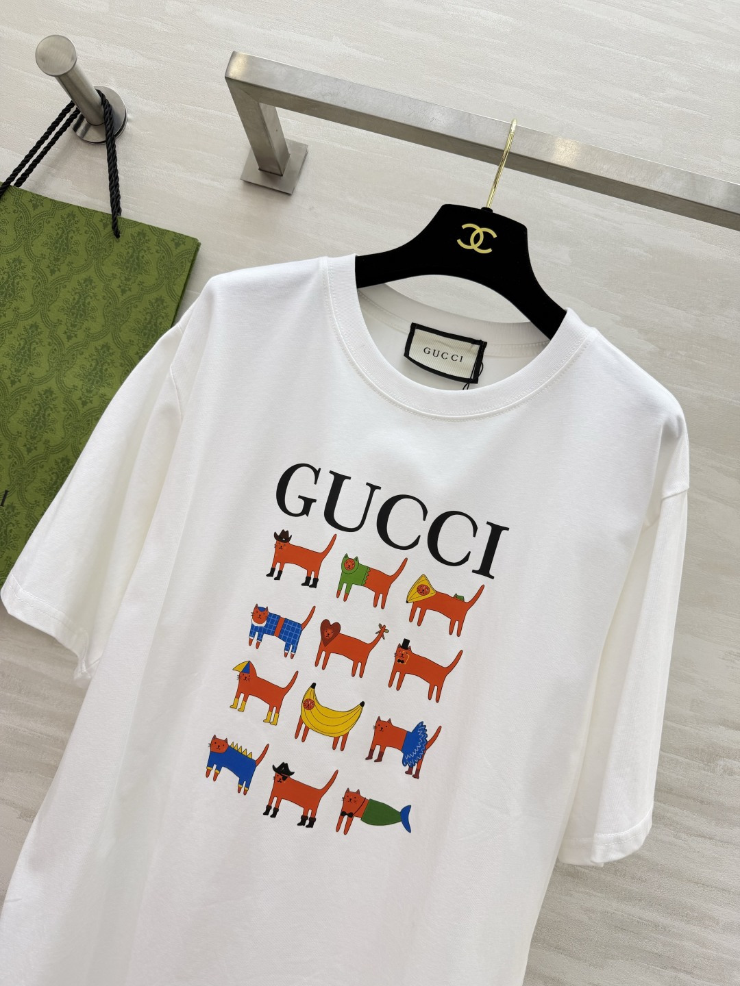 GUCC♡²⁶趣味涂鸦T恤▫️三色可选 白/粉/黑▫️童趣印花 减龄天花板▫️宽松版型 日常百搭谁穿谁可