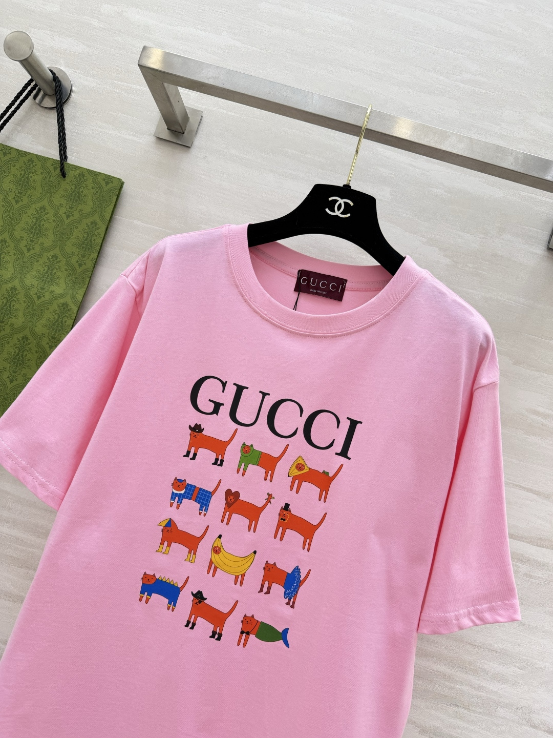 GUCC♡²⁶趣味涂鸦T恤▫️三色可选 白/粉/黑▫️童趣印花 减龄天花板▫️宽松版型 日常百搭谁穿谁可