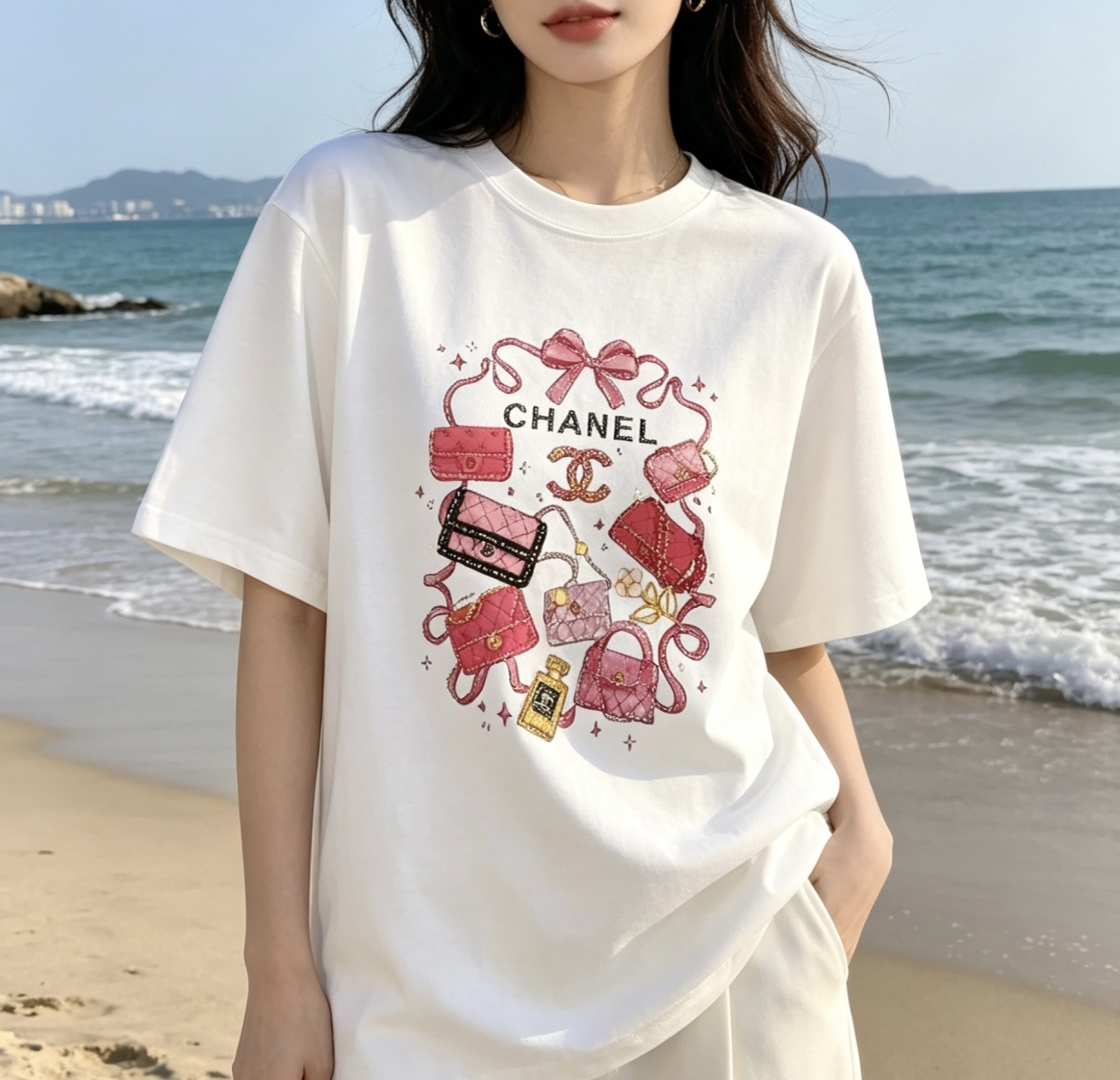 Chane♡²⁶烫钻包包印花T恤 宽松oversize版型 显瘦一绝 印花是带闪钻 阳光下巨精致c随便搭