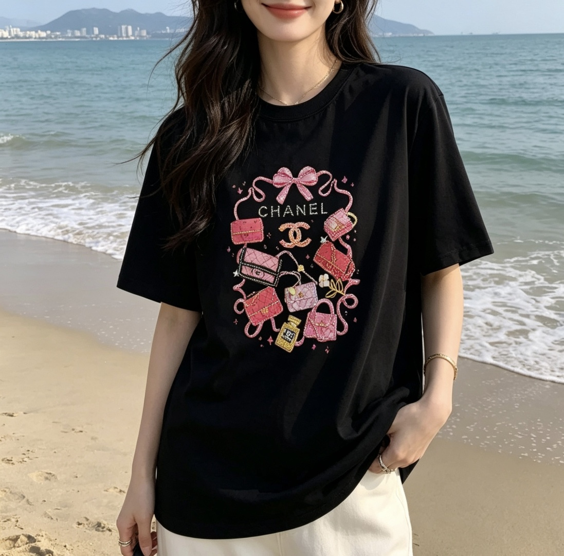Chane♡²⁶烫钻包包印花T恤 宽松oversize版型 显瘦一绝 印花是带闪钻 阳光下巨精致c随便搭