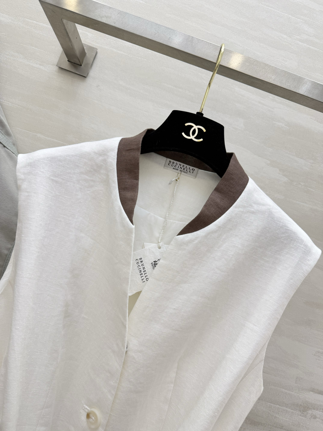 ▫️Brunello Cucinell♡²⁶亚麻撞色收腰马甲▫️白/灰两色可选，自带贵气松弛感▫️亚麻混