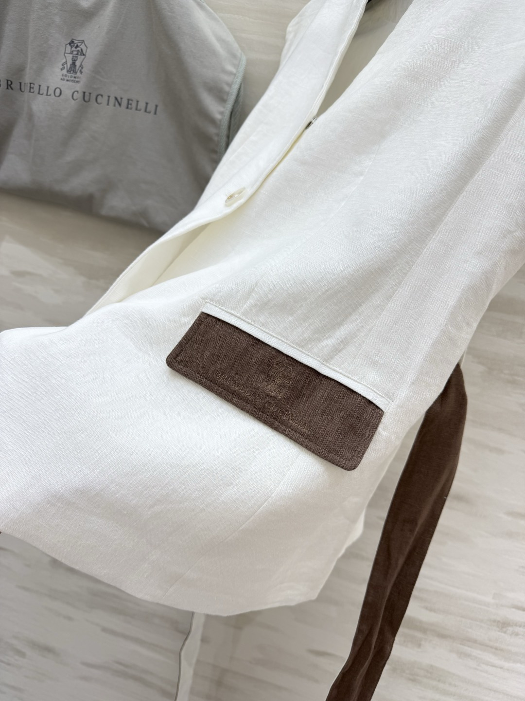 ▫️Brunello Cucinell♡²⁶亚麻撞色收腰马甲▫️白/灰两色可选，自带贵气松弛感▫️亚麻混