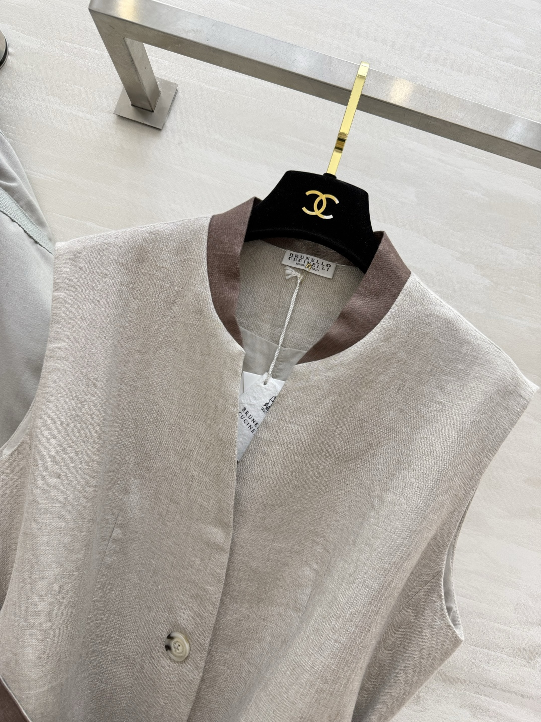 ▫️Brunello Cucinell♡²⁶亚麻撞色收腰马甲▫️白/灰两色可选，自带贵气松弛感▫️亚麻混