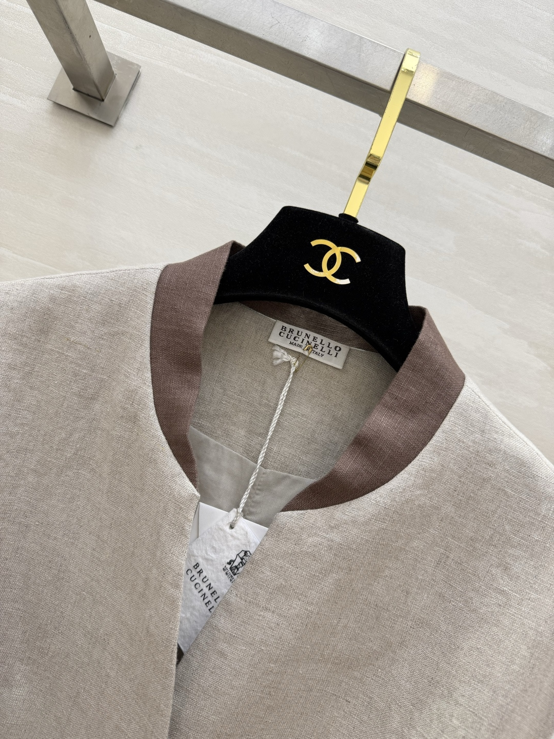 ▫️Brunello Cucinell♡²⁶亚麻撞色收腰马甲▫️白/灰两色可选，自带贵气松弛感▫️亚麻混