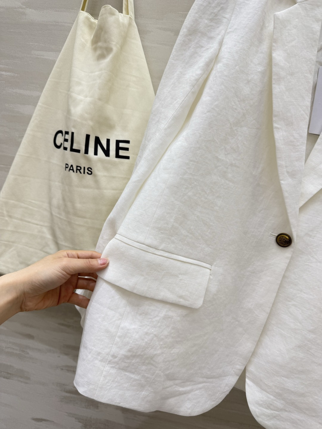 Celin♡²⁶棉麻西装外套 一件干净利落的米白亚麻款 温柔又高级 自带松弛的法式感！一件复古拽姐豹纹款