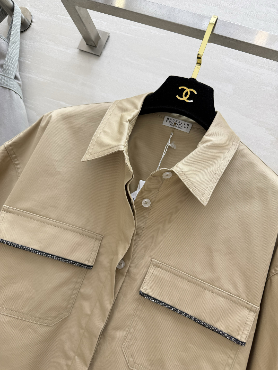 「意式极简的松弛感天花板✨Brunello Cucinell♡²⁶卡其工装衬衫 宽松落肩版型 自带慵懒滤