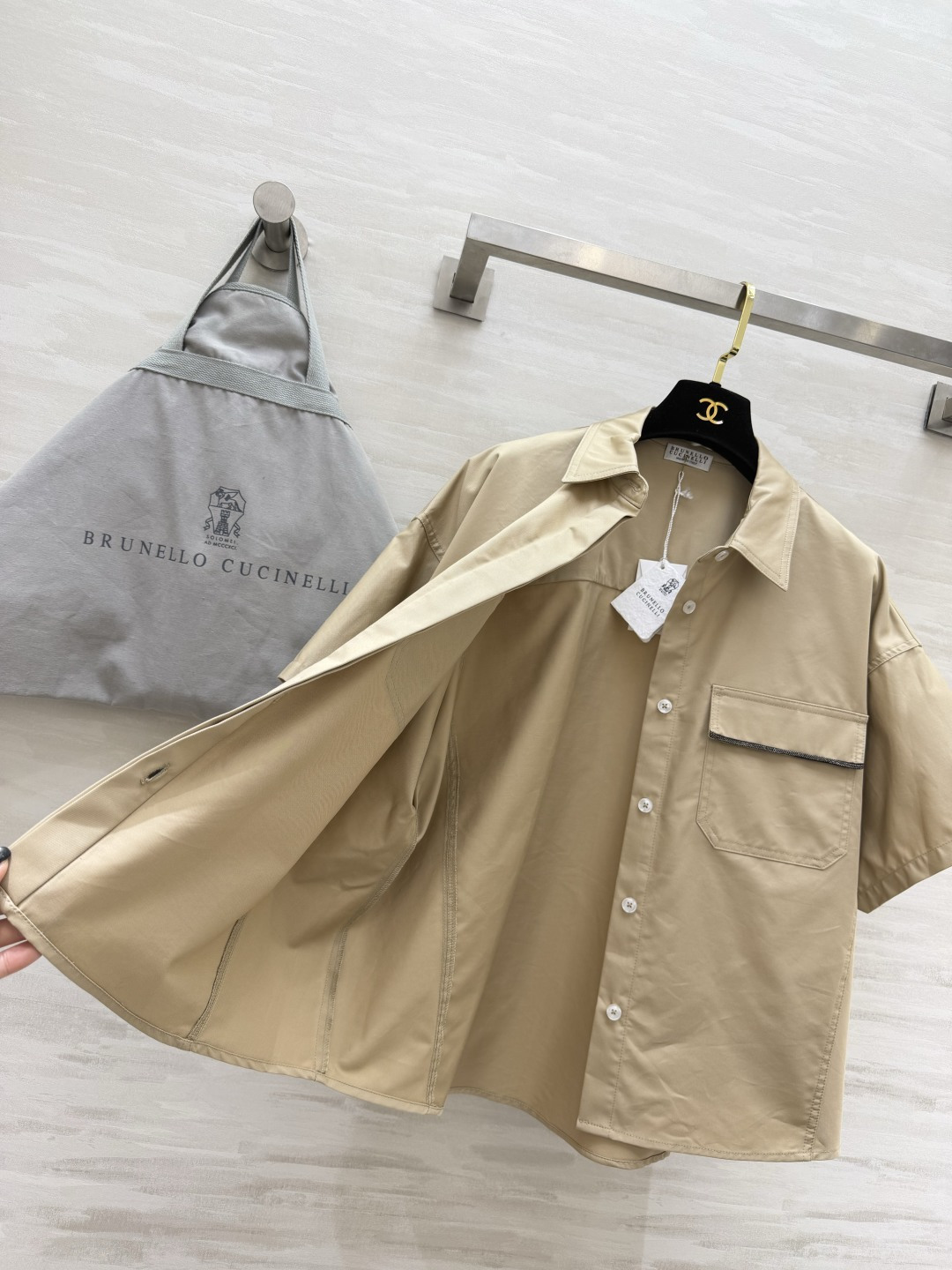 「意式极简的松弛感天花板✨Brunello Cucinell♡²⁶卡其工装衬衫 宽松落肩版型 自带慵懒滤