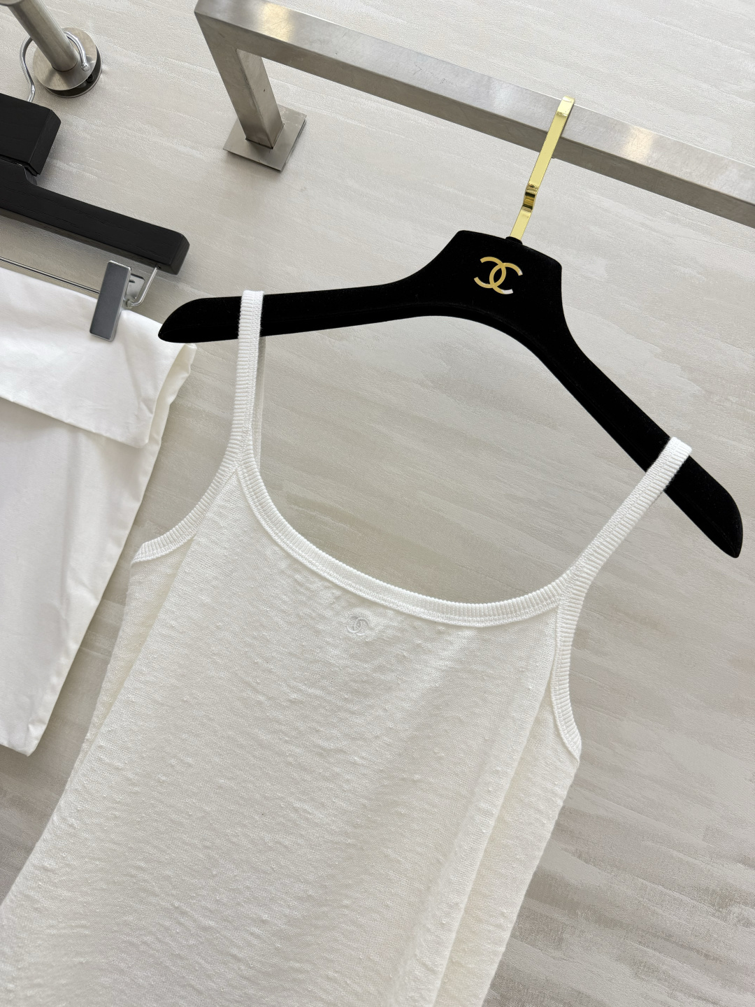 #Chane♡²⁶P 黑白撞色吊带 原版开发 高品质定制 现货首发size：36/38/40（）