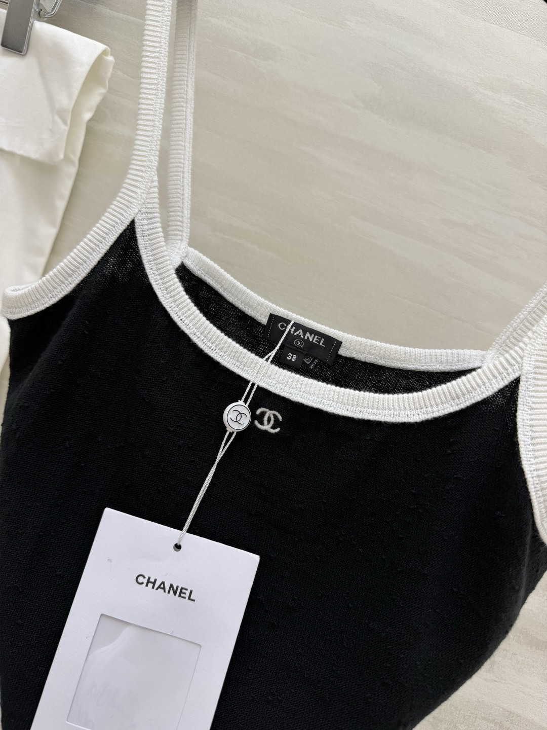 #Chane♡²⁶P 黑白撞色吊带 原版开发 高品质定制 现货首发size：36/38/40（）